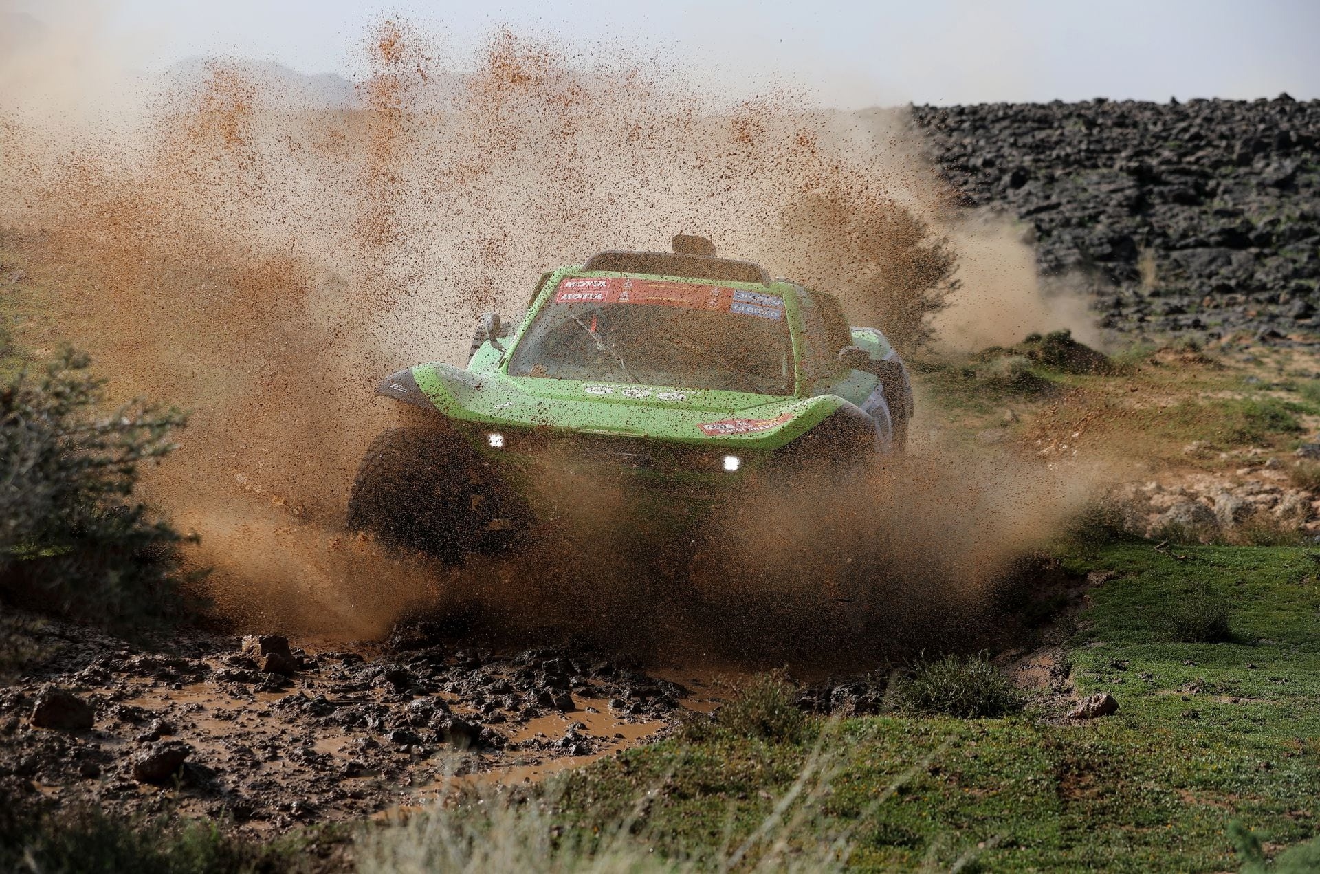 Cận cảnh những chiếc xe chạy xuyên sa mạc tại cuộc đua khắc nghiệt nhất thế giới- Ảnh 6.