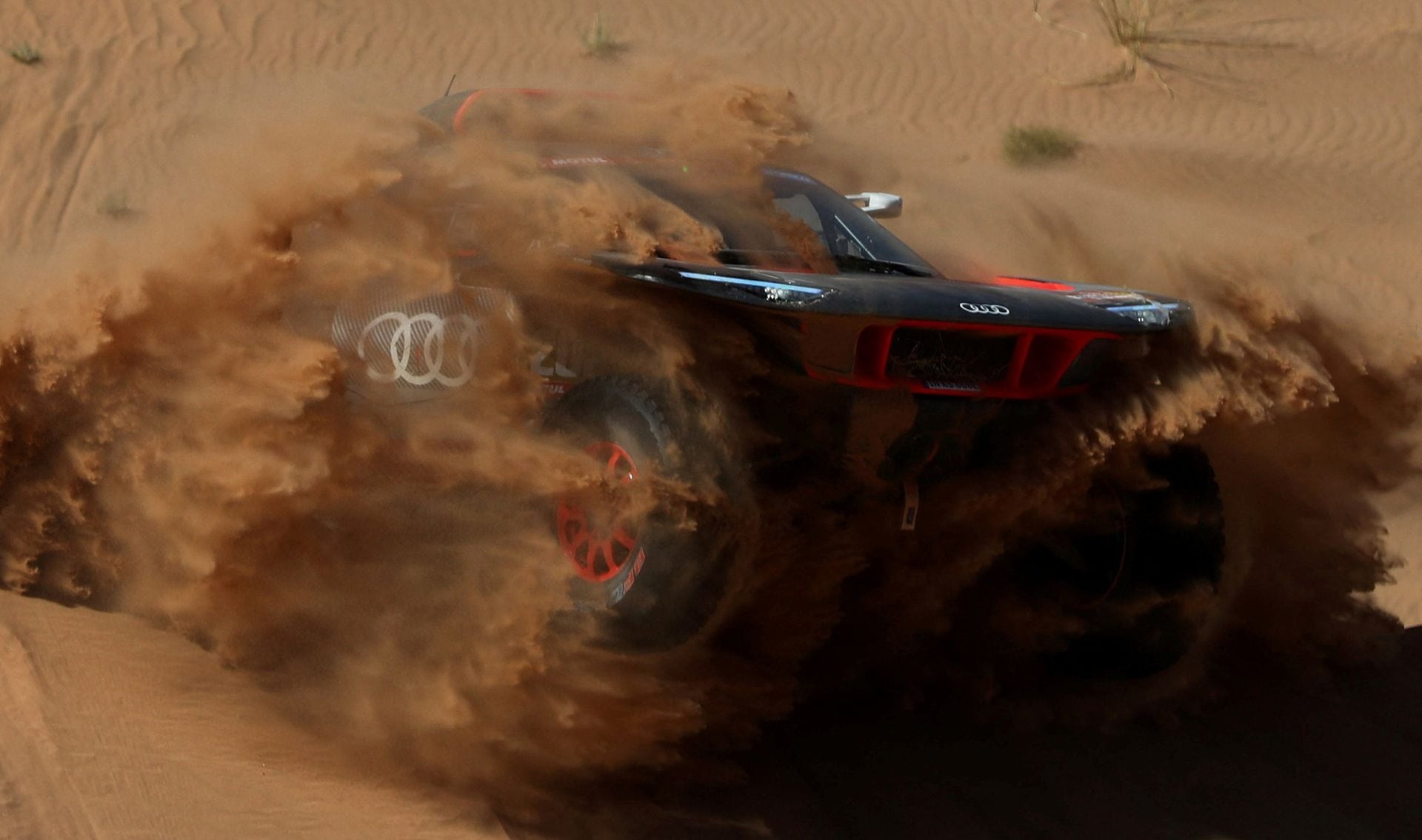 Cận cảnh những chiếc xe chạy xuyên sa mạc tại cuộc đua khắc nghiệt nhất thế giới- Ảnh 7.