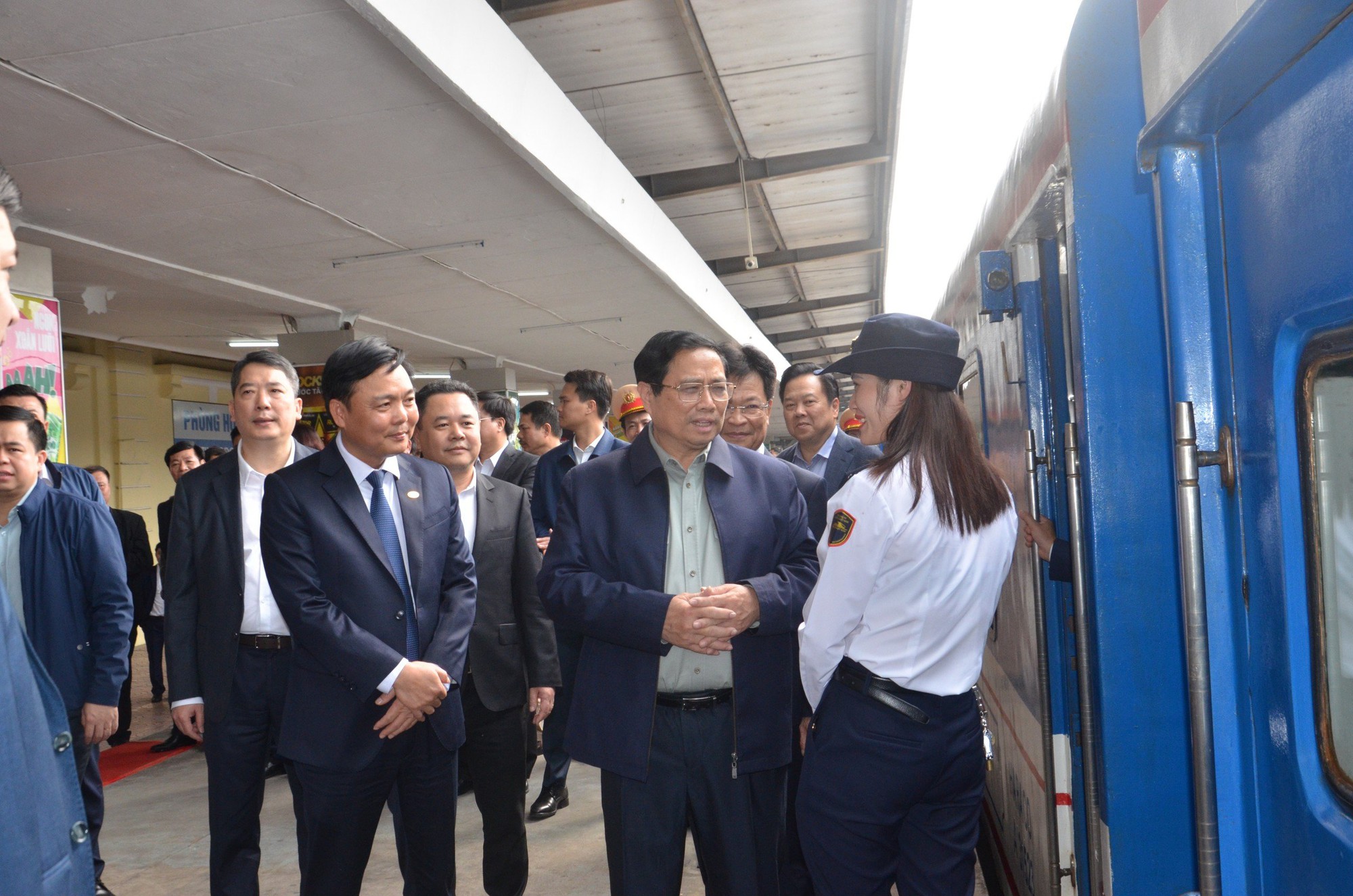 Thủ tướng nhắc nhở ngành Đường sắt tái cơ cấu, gỡ "điểm nghẽn"- Ảnh 3.