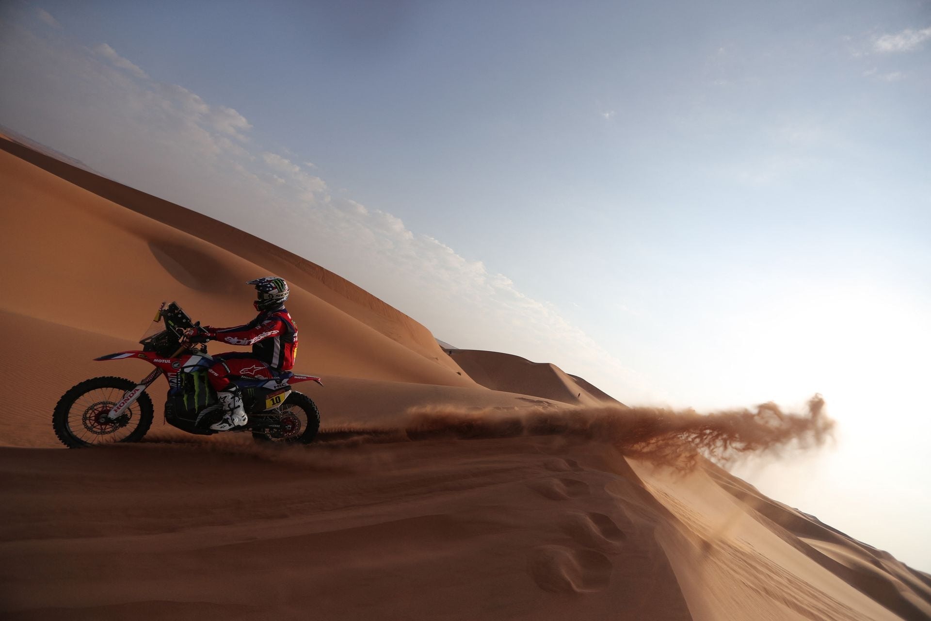 Cận cảnh những chiếc xe chạy xuyên sa mạc tại cuộc đua khắc nghiệt nhất thế giới- Ảnh 8.