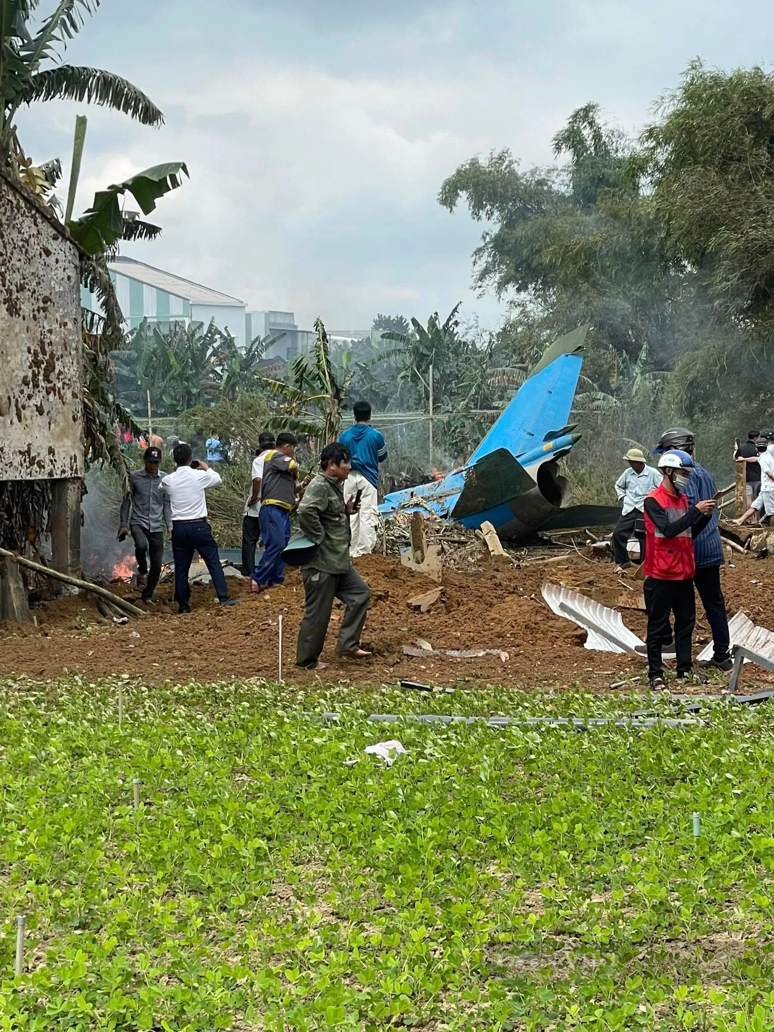 Nóng: Một máy bay huấn luyện rơi ở Quảng Nam- Ảnh 2.
