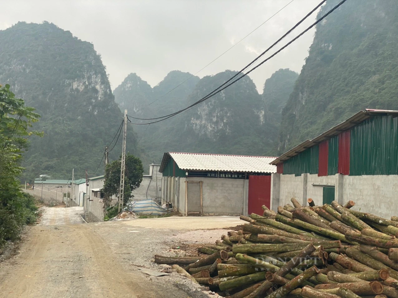 Nhiều công trình quy mô lớn xây dựng trái phép trên đất nông nghiệp ở Lương Sơn (Hòa Bình)- Ảnh 2.