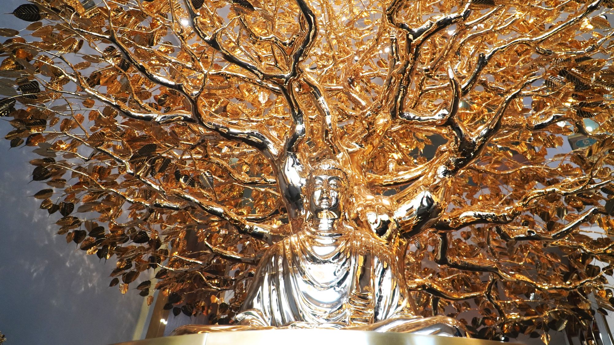 60 nghệ nhân chế tác cây bồ đề mạ vàng chưng Tết giá 24 tỷ đồng- Ảnh 6.
