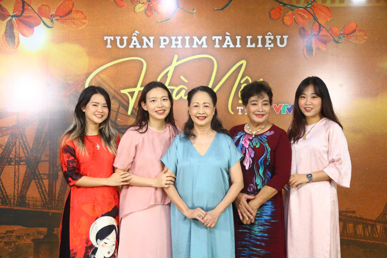 NSND Thanh Tú, NSƯT Thanh Quý tái ngộ khán giả trong loạt phim Giải phóng Thủ đô- Ảnh 3.