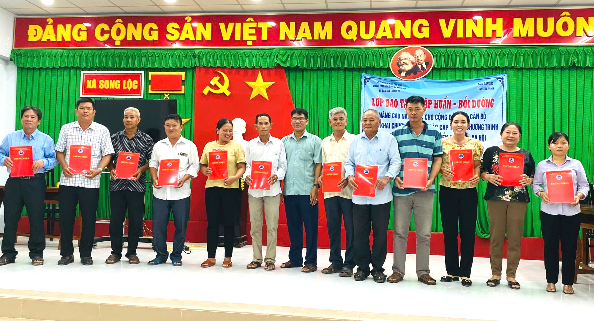 Trà Vinh đầu tư mạnh vào cơ sở hạ tầng thiết yếu vùng đồng bào dân tộc thiểu số - Ảnh 2.