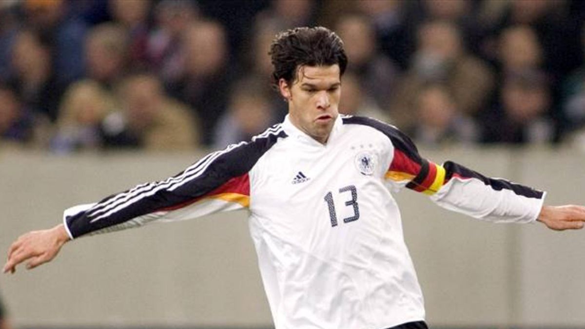 Michael Ballack: Vua về nhì, “tòm tem” vợ bạn, cặp kè với người yêu của con trai quá cố - Ảnh 2.