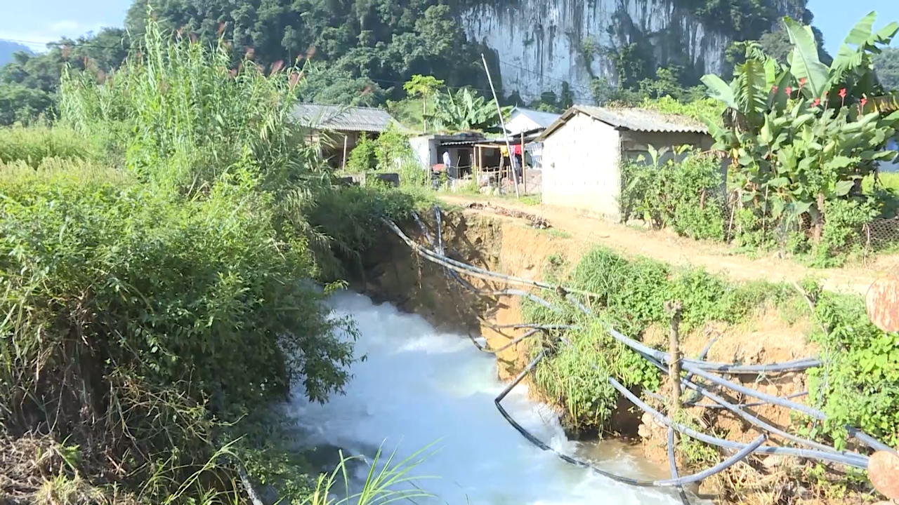 Sớm có phương án di dân ra khỏi vùng nguy cơ sạt lở Mộc Châu. - Ảnh 4.