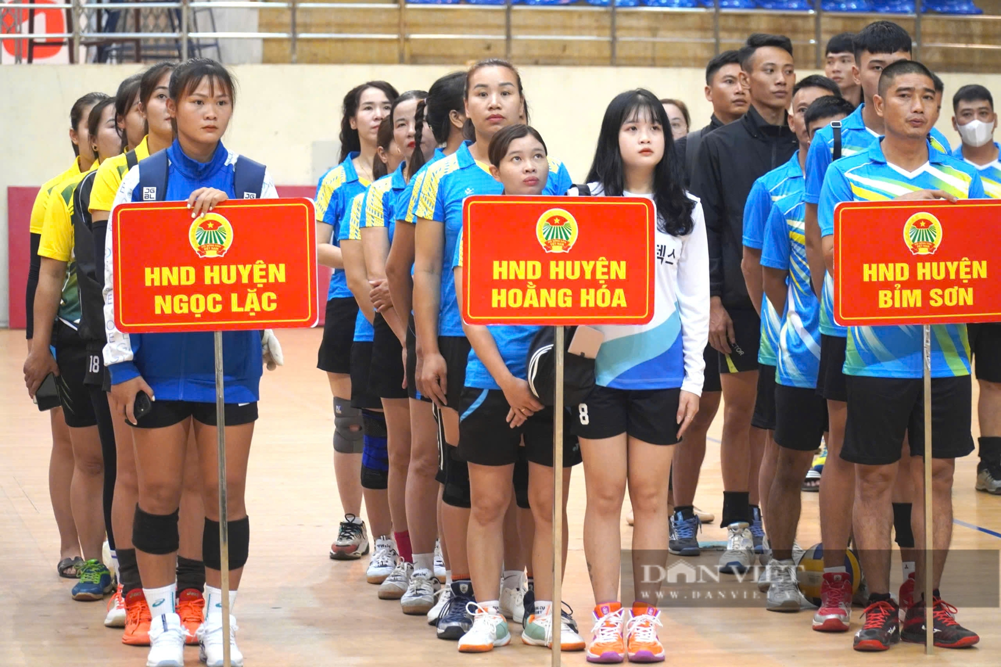 Khai mạc giải bóng chuyền "Bông lúa vàng" tỉnh Thanh Hóa lần thứ 9- Ảnh 3.