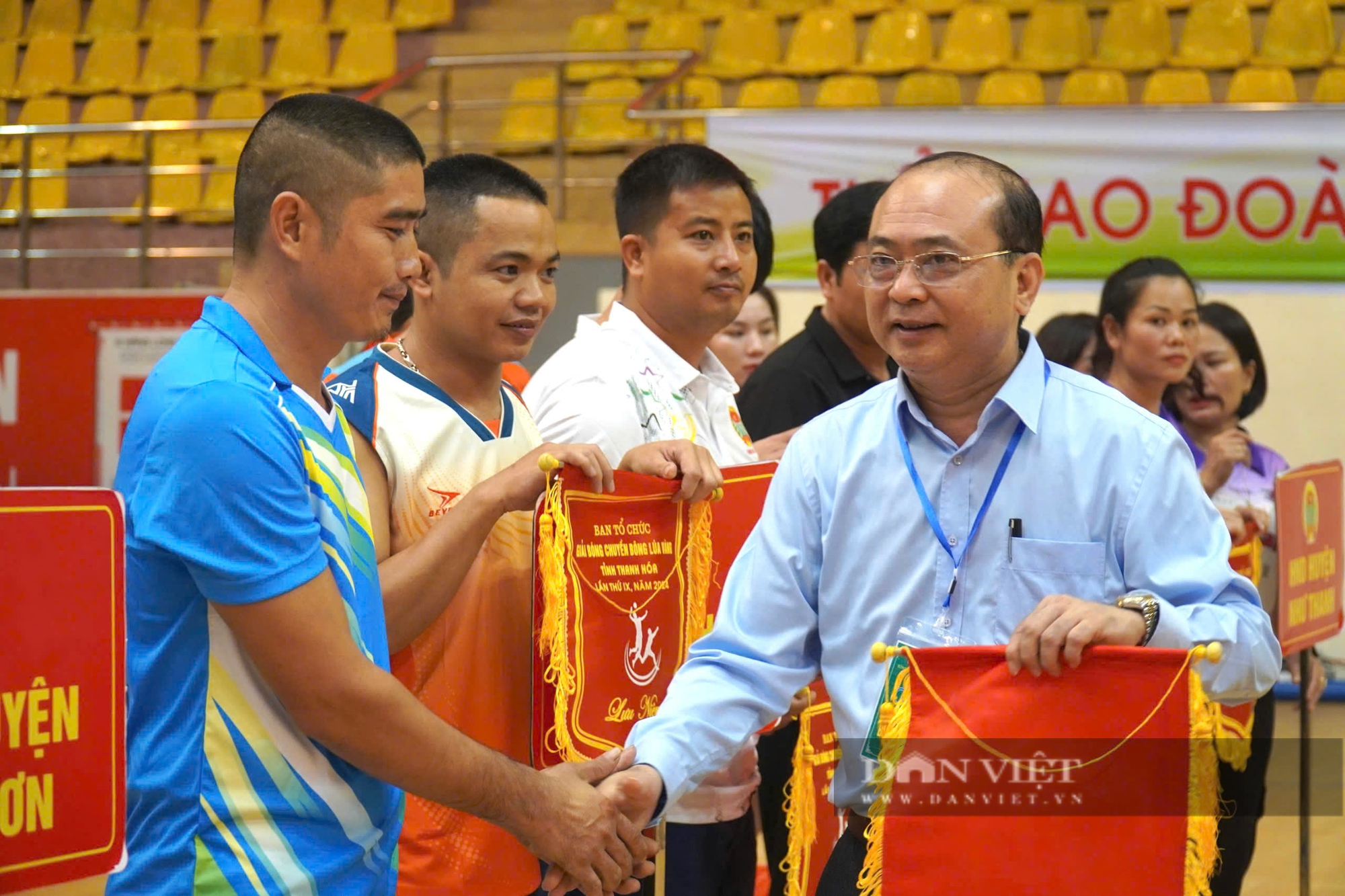 Khai mạc giải bóng chuyền "Bông lúa vàng" tỉnh Thanh Hóa lần thứ 9- Ảnh 4.