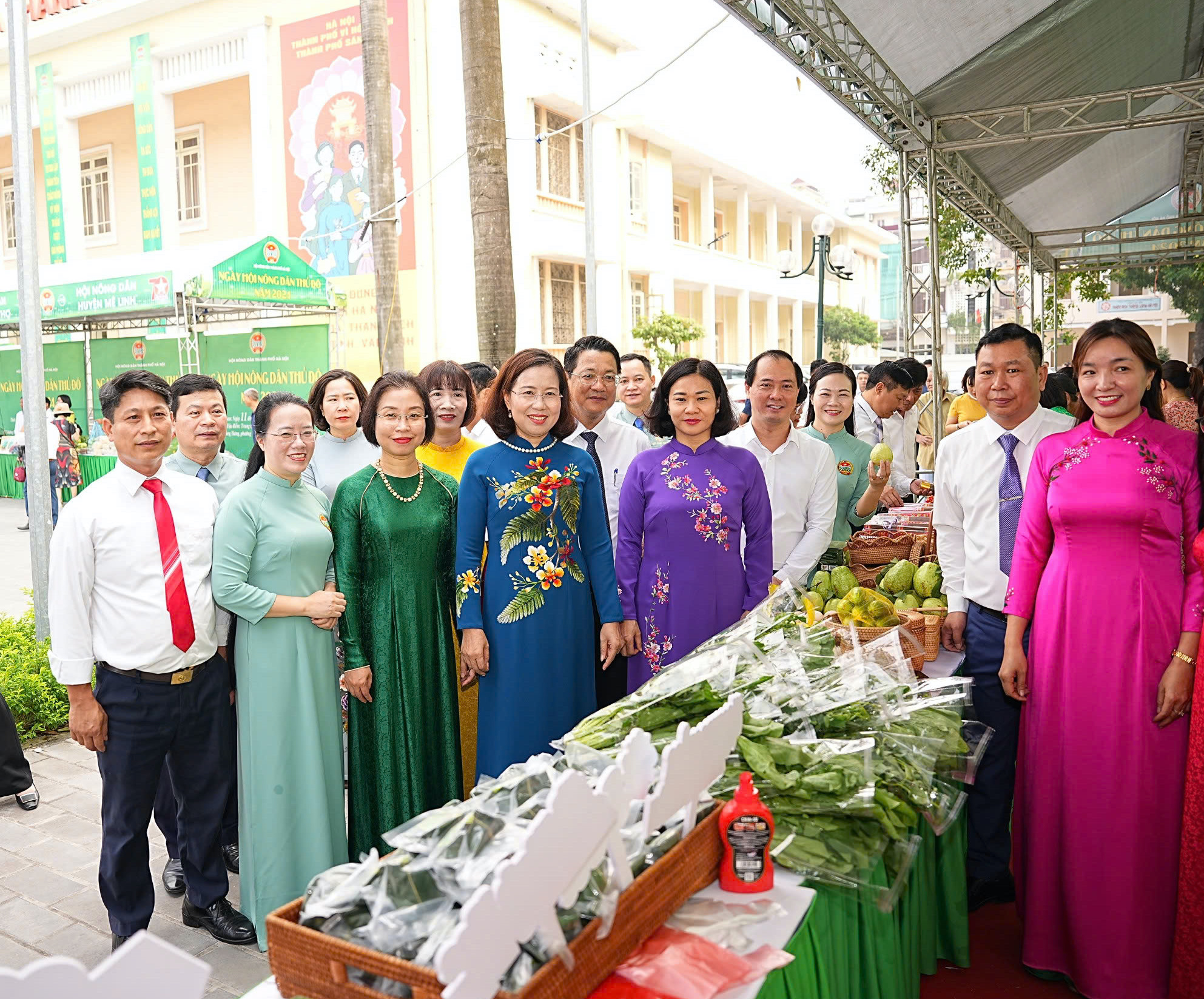 Phó Chủ tịch Hội Nông dân Việt Nam Bùi Thị Thơm: Xây dựng nông dân Hà Nội chuyên nghiệp, nông dân số - Ảnh 3.