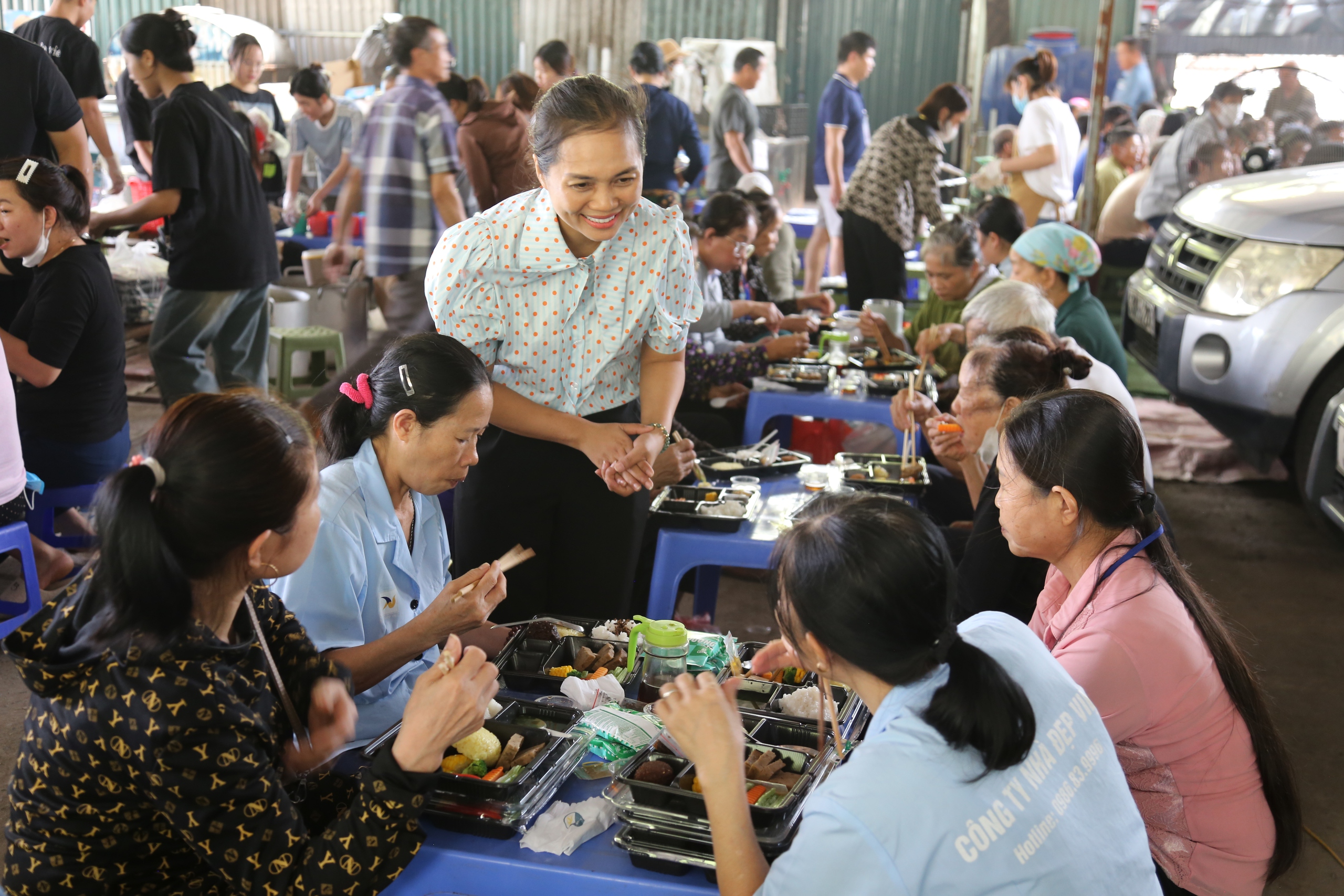 Bữa Cơm Yêu Thương số 76: San sẻ từng suất cơm, gửi gắm trọn tấm lòng - Ảnh 37.