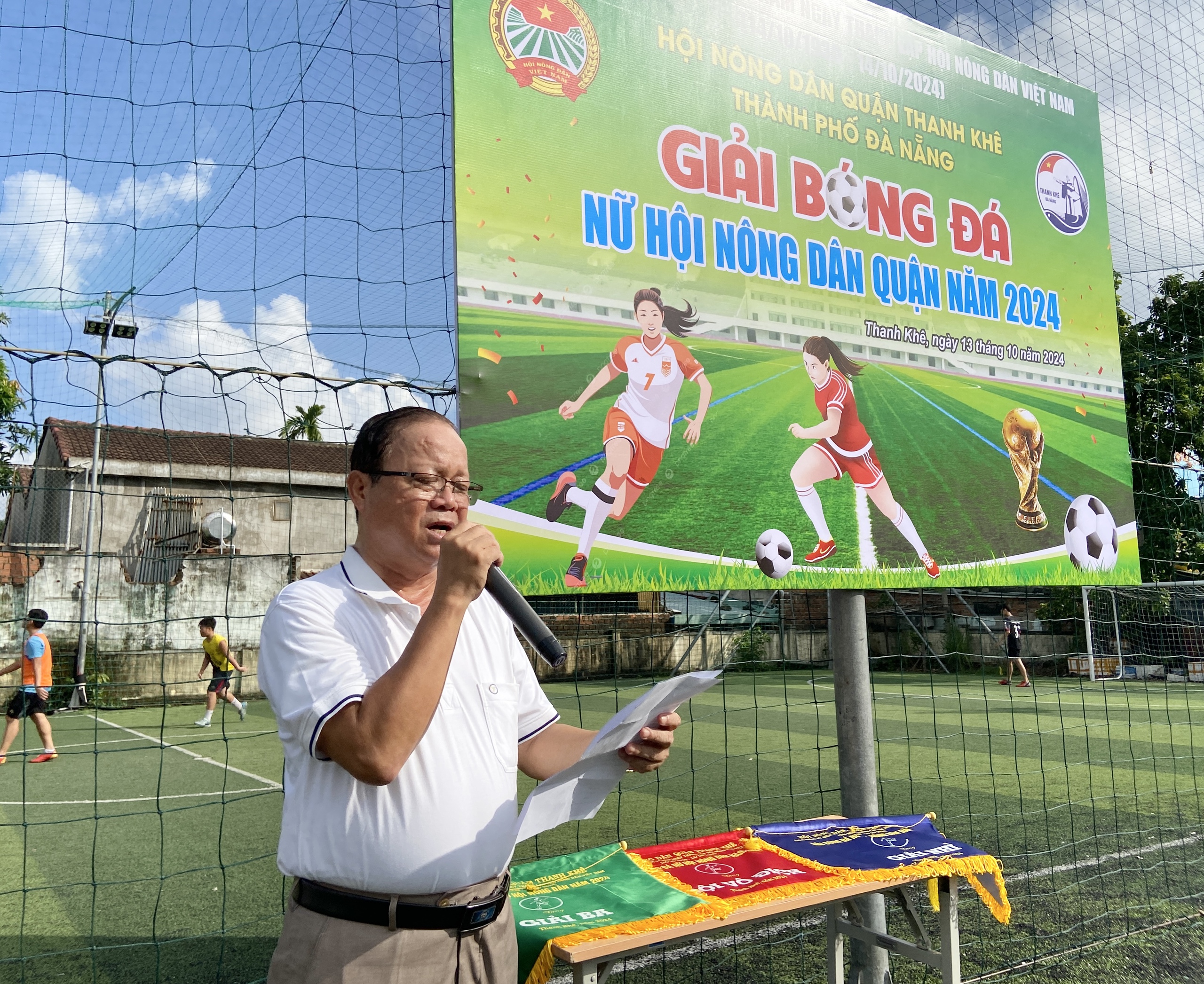 Đà Nẵng: Sôi nổi tranh tài giải bóng đá nữ Hội Nông dân quận Thanh Khê- Ảnh 1.