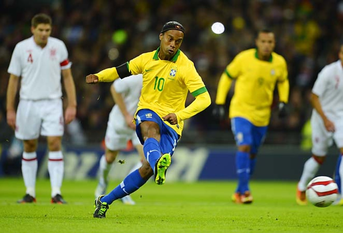 Ronaldinho: Năng lực “đá sân nhỏ” phi phàm, sẵn sàng chết nếu thiếu “bóng hồng” kề bên - Ảnh 1.