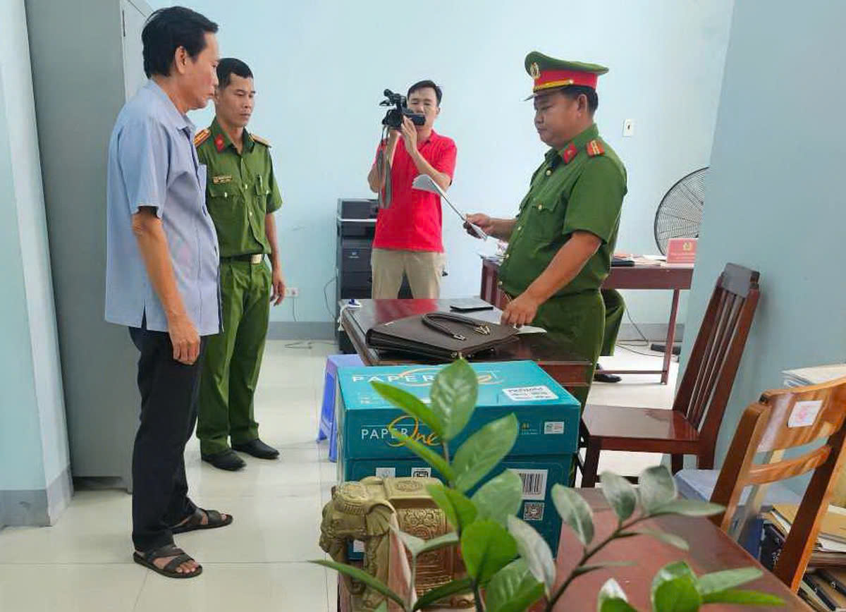 An Giang: Khai trừ Đảng 2 nguyên Phó Chủ tịch UBND TP.Long Xuyên- Ảnh 2.