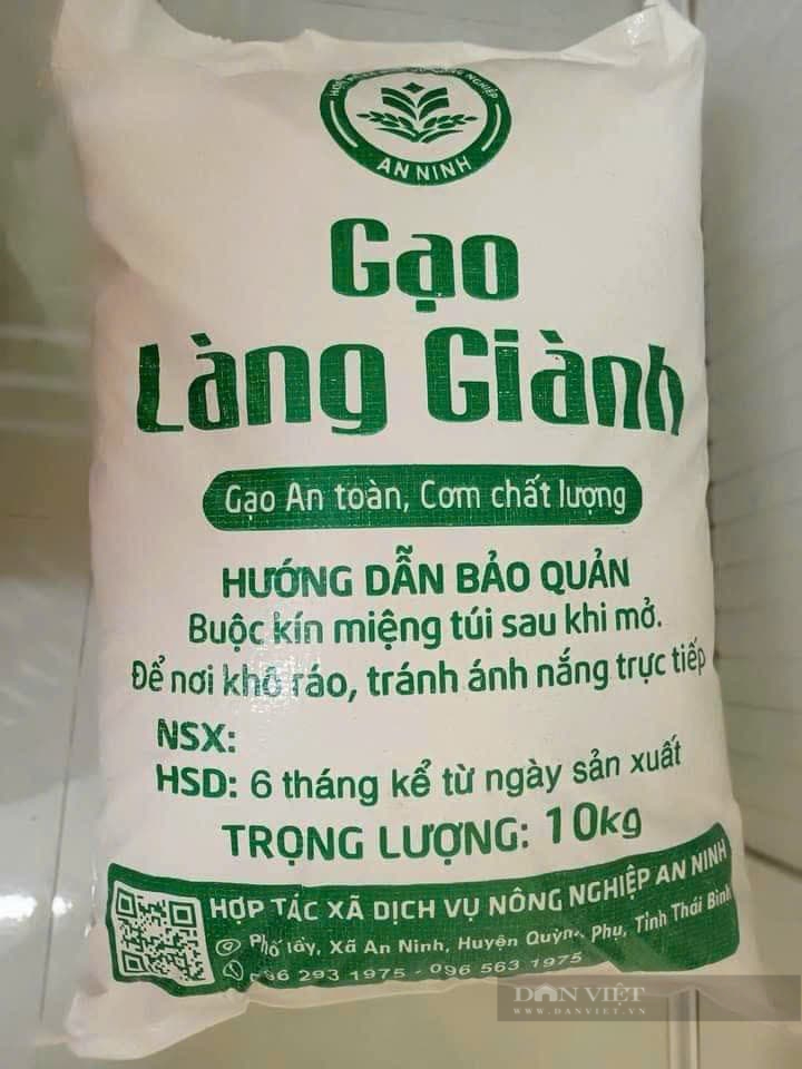 Thái Bình: Thương lái xếp hàng đầu bờ mua lúa mùa giá cao, nông dân đếm tiền cười tươi rói - Ảnh 9.