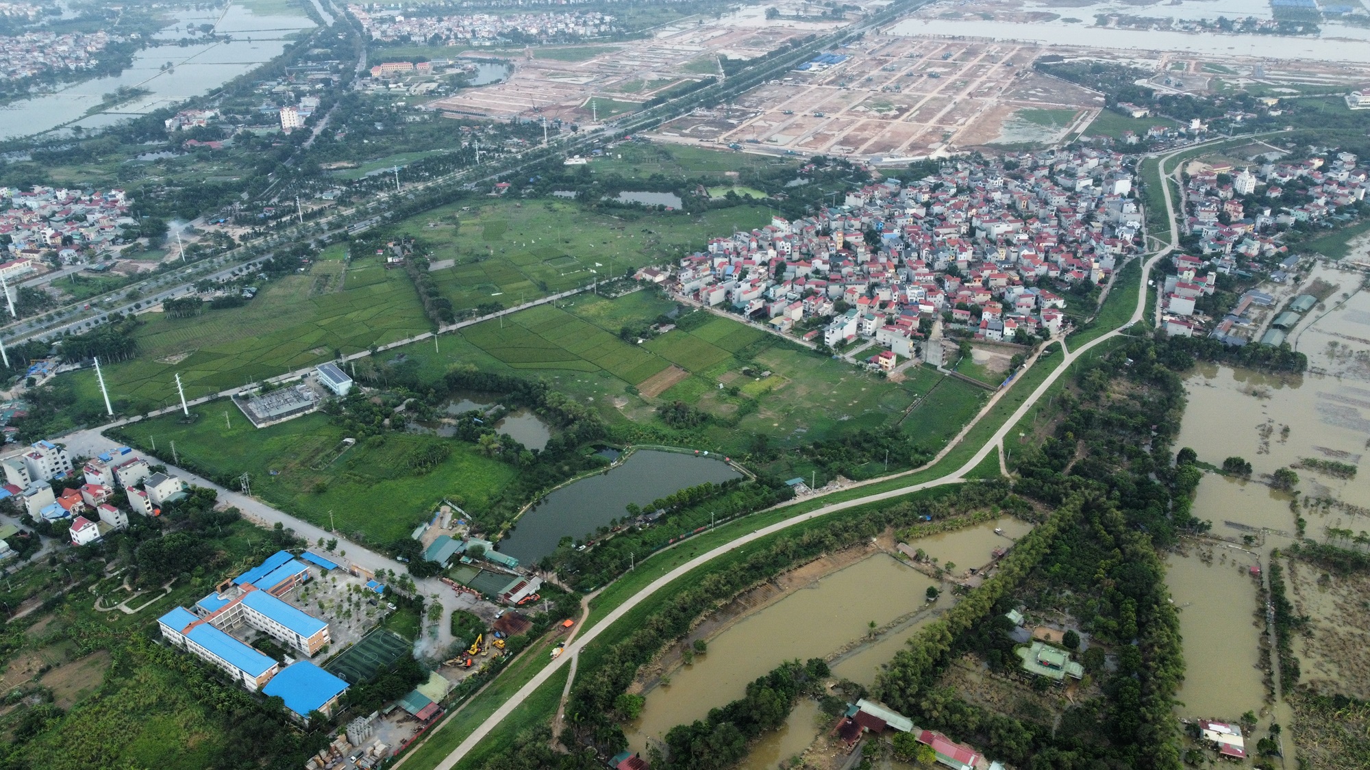 Thị trường bất động sản chớm hồi phục đã vướng hàng loạt "bất ổn" - Ảnh 1.