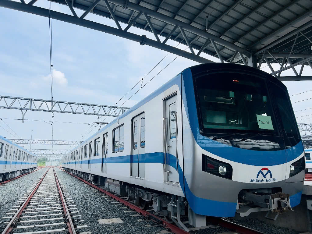 TP.HCM đề xuất giữ lại ngân sách thu vượt để làm metro, chuyên gia nói gì?- Ảnh 2.