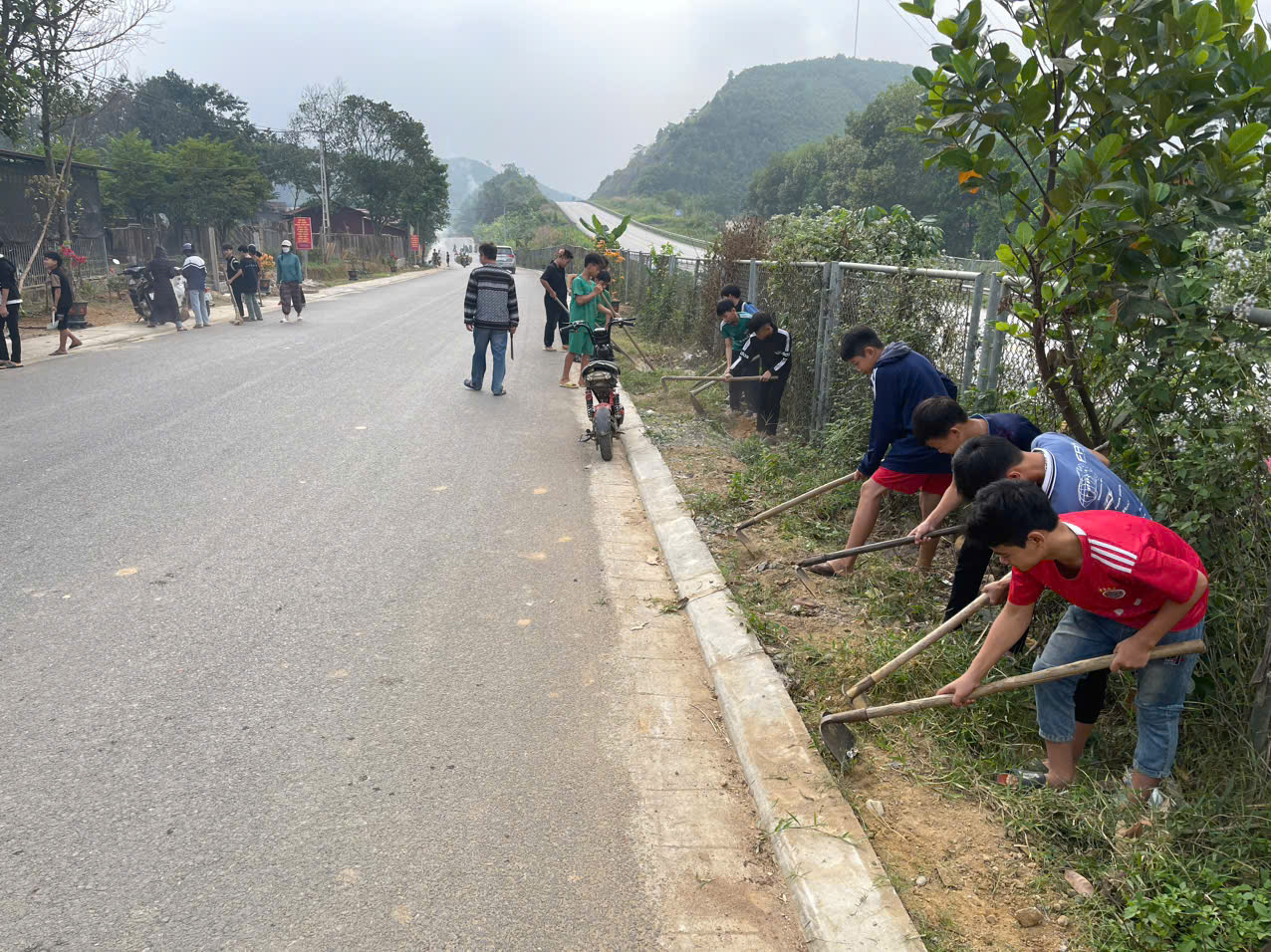 Yên Bái: Huyện Văn Yên dồn lực về đích nông thôn mới trong năm 2024 - Ảnh 7.