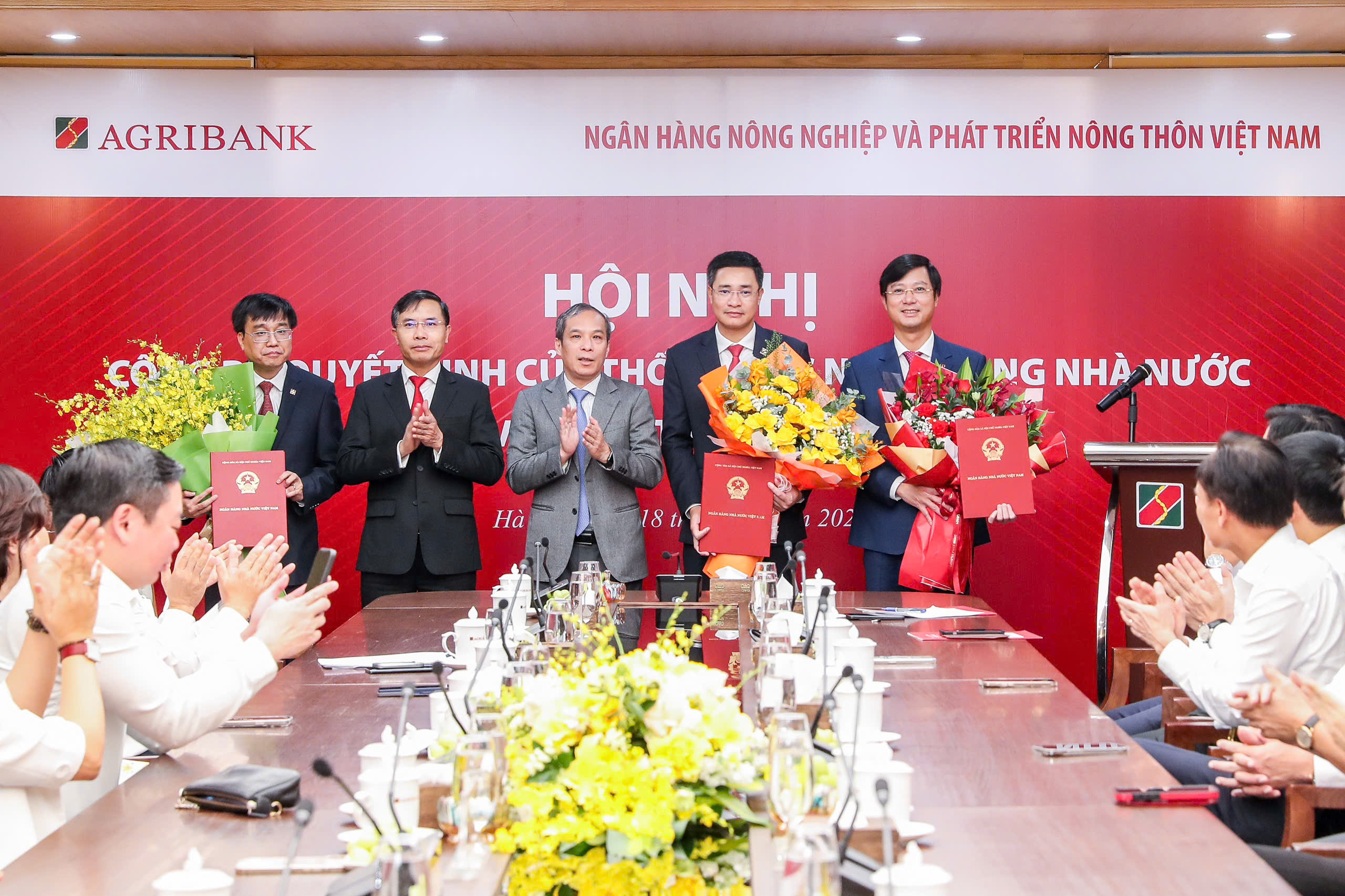 Agribank có hai tân Phó Tổng Giám đốc- Ảnh 1.