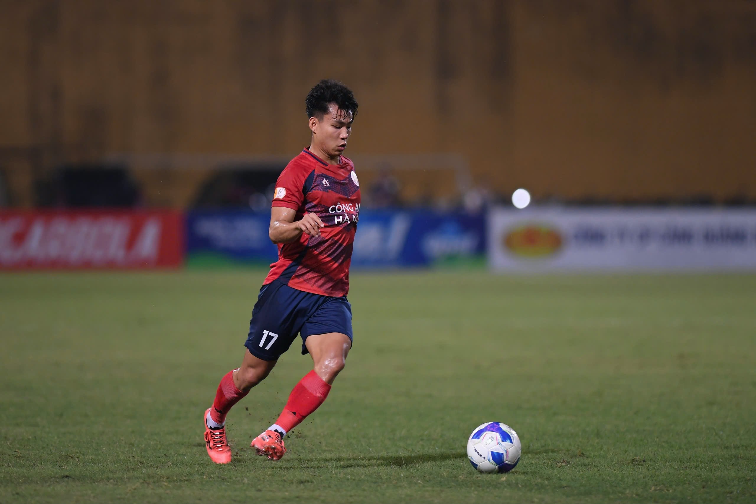 Striker Pham Tuan Hai scored in the 104th minute, Hanoi FC equalized CAHN Club - Photo 11.