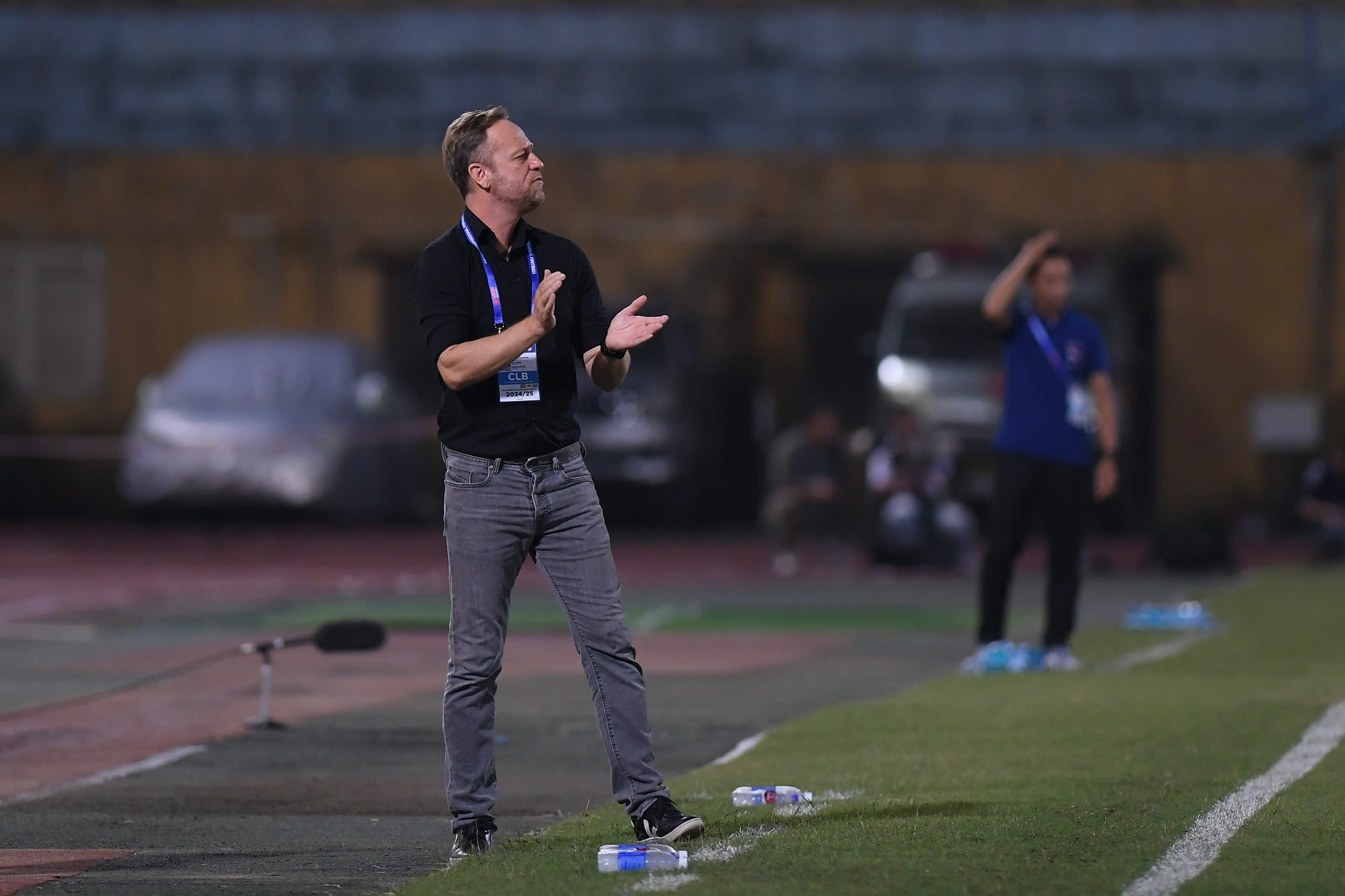 Striker Pham Tuan Hai scored in the 104th minute, Hanoi FC equalized CAHN Club - Photo 7.