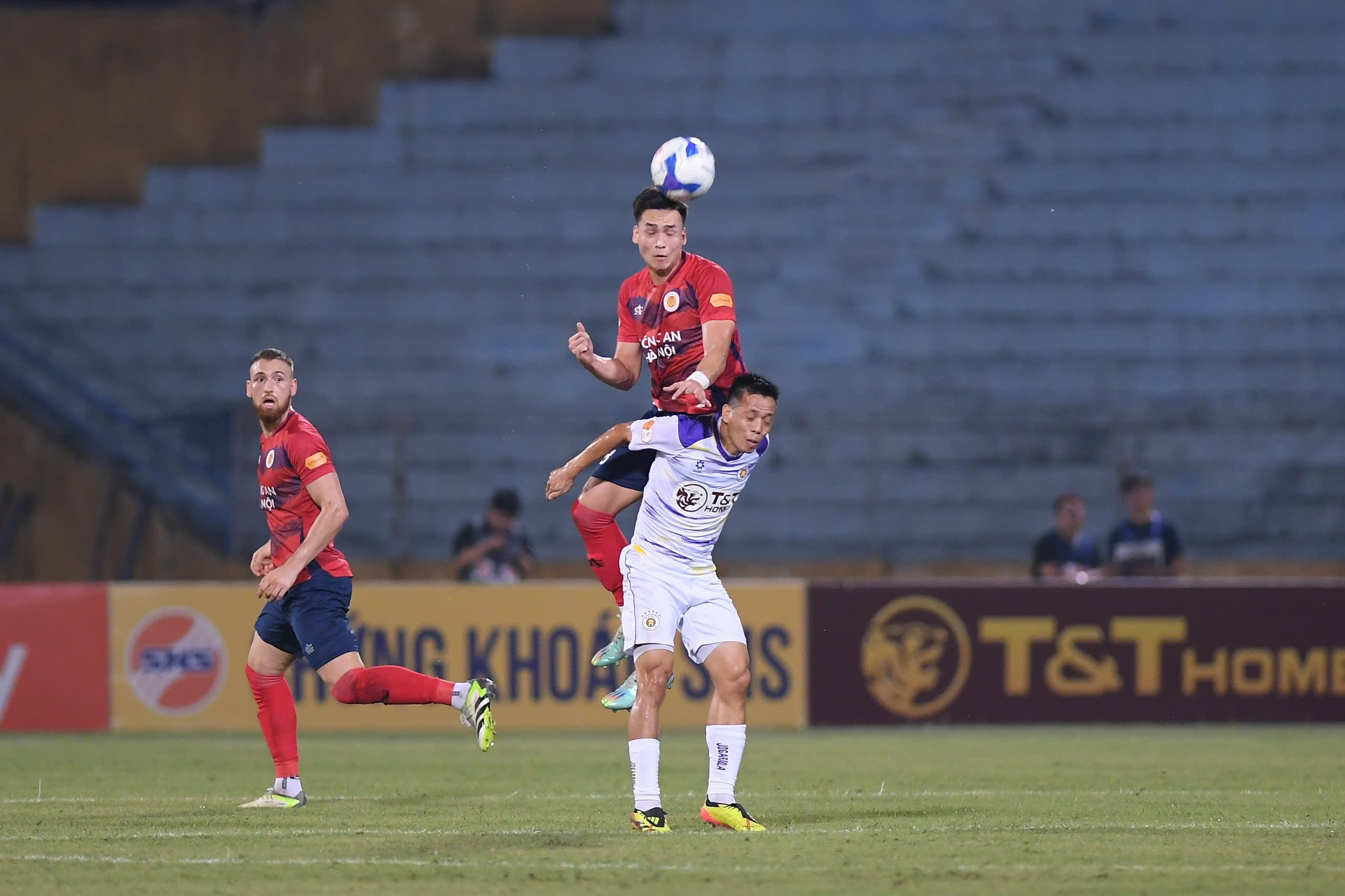 Striker Pham Tuan Hai scored in the 104th minute, Hanoi FC equalized CAHN Club - Photo 13.