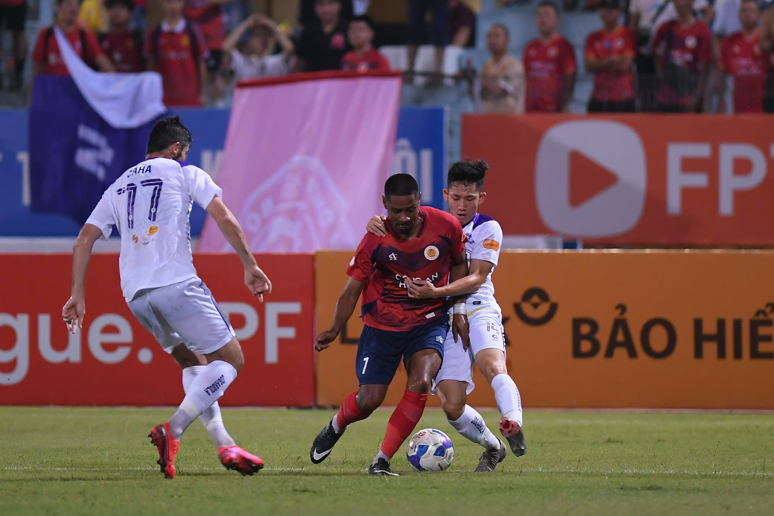 Striker Pham Tuan Hai scored in the 104th minute, Hanoi FC equalized CAHN Club - Photo 12.