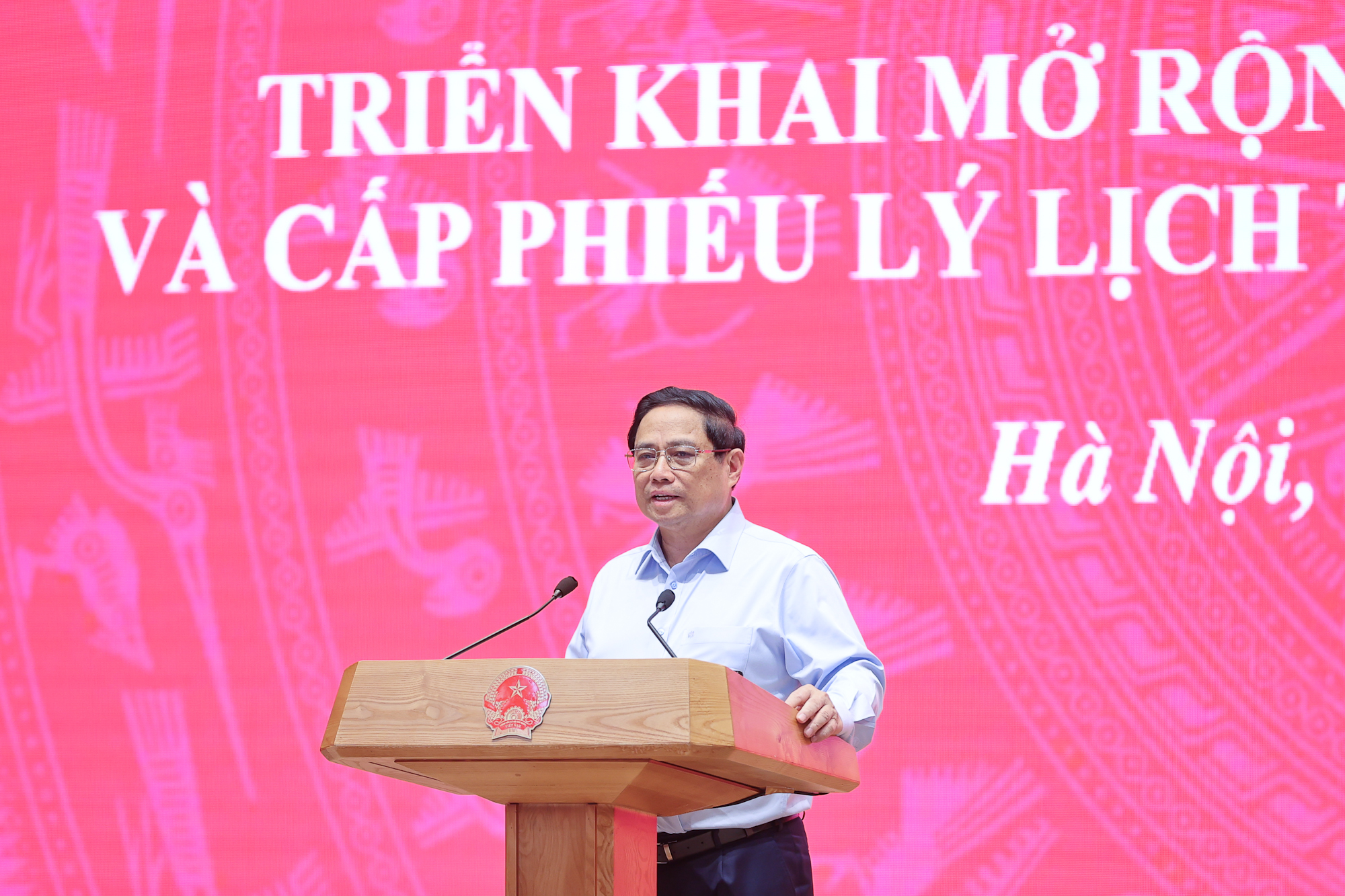 Thủ tướng Phạm Minh Chính: "Chuyển đổi số đã đến từng ngõ, từng nhà, từng đối tượng"- Ảnh 1.