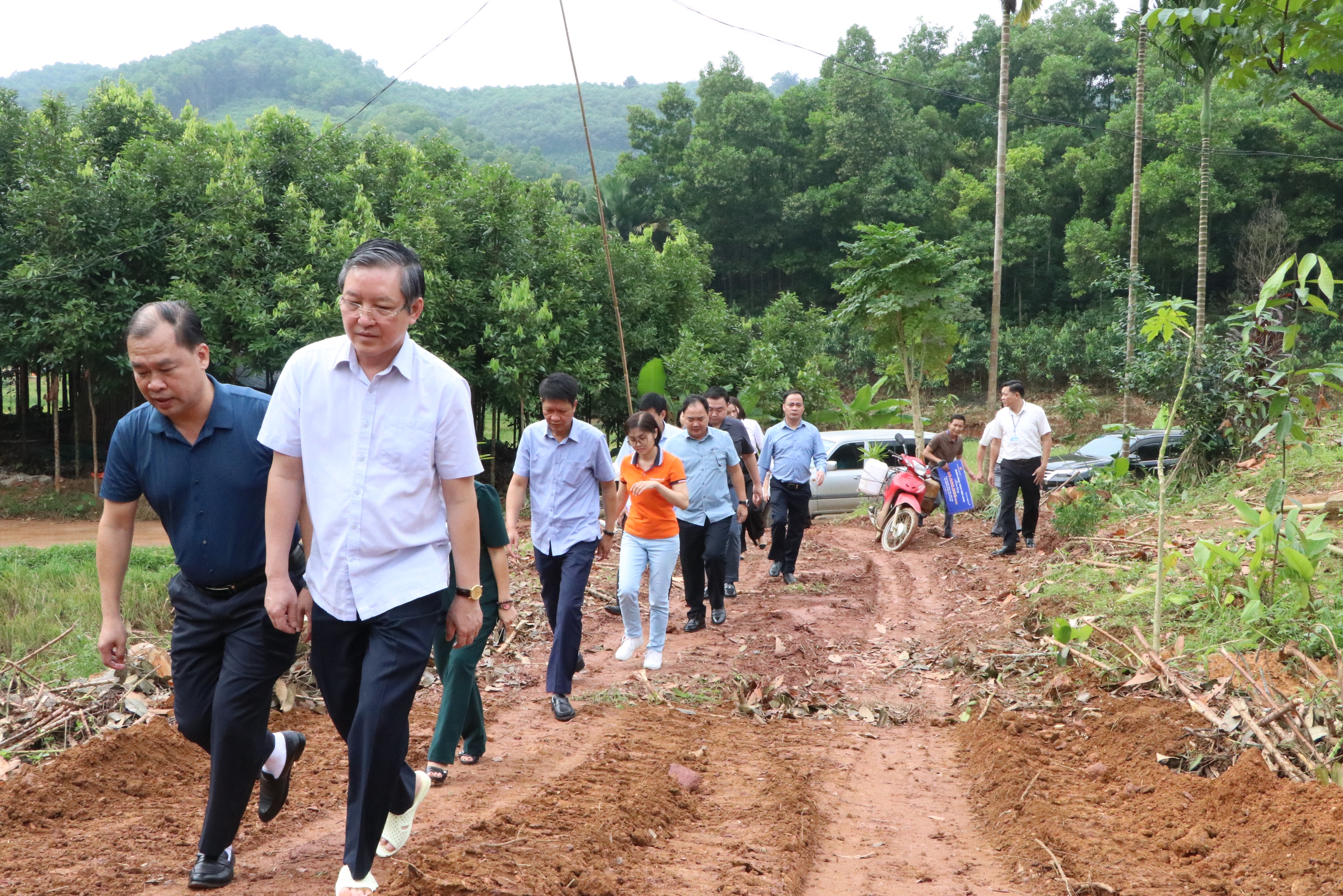 Thăm, tặng quà tại Yên Bái, Chủ tịch Hội NDVN Lương Quốc Đoàn: Bà con cần sớm ổn định cuộc sống, an cư lạc nghiệp- Ảnh 6.