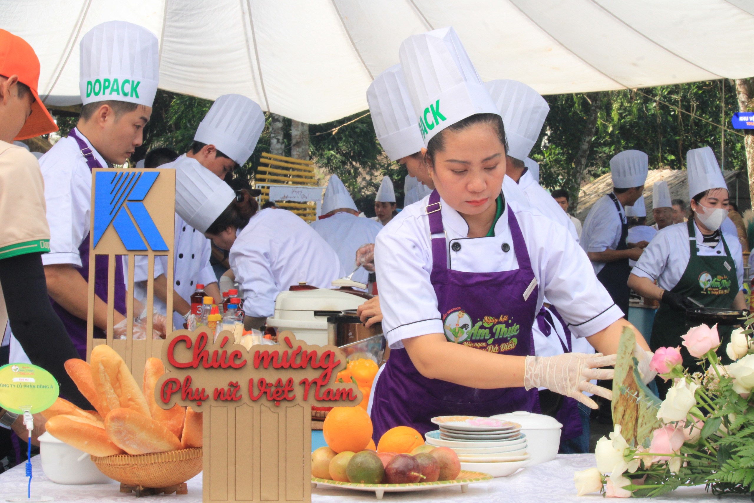 Hàng chục món ngon từ loại thịt "chim khổng lồ", nuôi như nuôi gà ta tại Ngày hội ẩm thực ở Khánh Hòa - Ảnh 3.