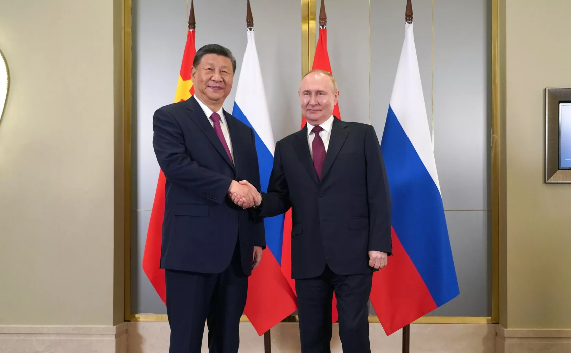 Tổng thống Nga Putin gặp Chủ tịch Trung Quốc Tập Cận Bình tại BRICS - Ảnh 1.