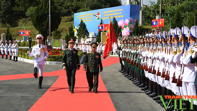 Quan hệ đoàn kết gắn bó giữa quân đội Việt Nam-Lào  ngày càng được củng cố vững chắc hơn - Ảnh 2.