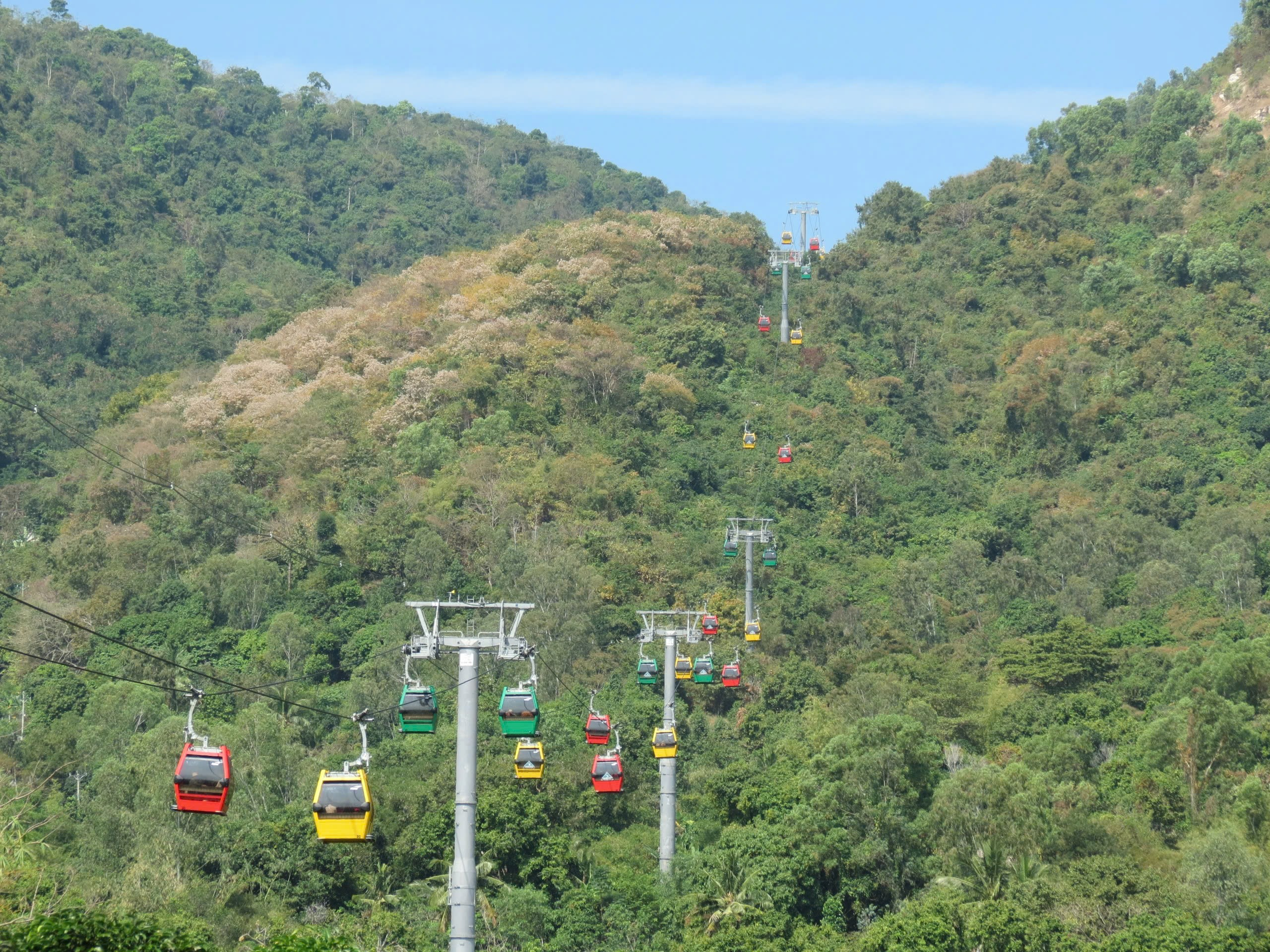 Cáp treo Núi Cấm hiện đại, an toàn trong từng cabin- Ảnh 5.