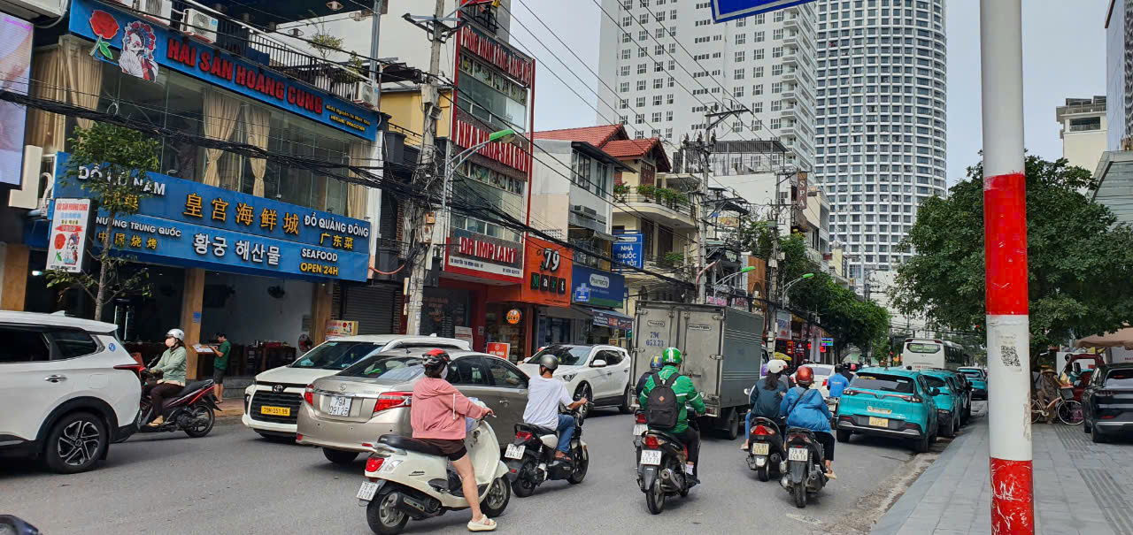 Chủ tịch Khánh Hòa chỉ đạo giám đốc các sở, ngành đến 31/10 hoàn thành các văn bản về Luật Đất đai- Ảnh 2.