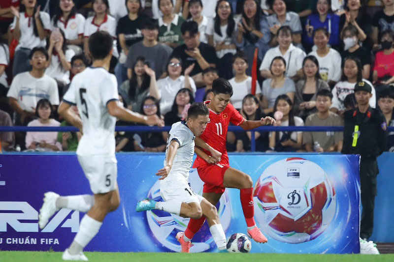 U17 Việt Nam vs U17 Kyrgyzstan - Ảnh 2.