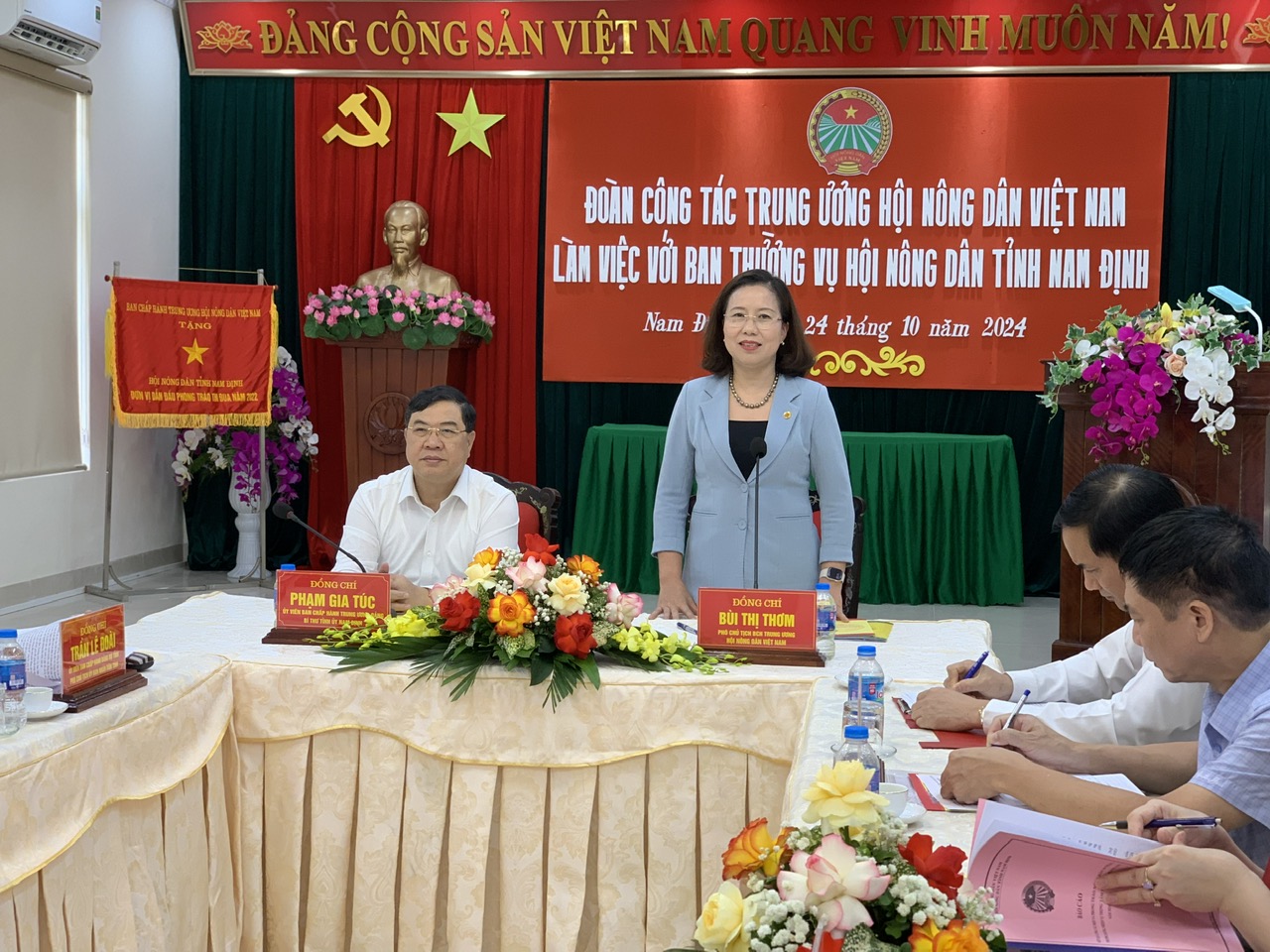 Phó Chủ tịch TƯ Hội NDVN Bùi Thị Thơm làm việc tại Nam Định: Hội Nông dân Nam Định có nhiều điểm sáng- Ảnh 4.