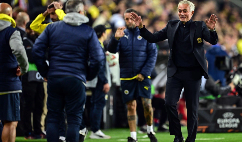 Fenerbahce đấu với M.U: Bị truất quyền chỉ đạo khi tái ngộ M.U, HLV Mourinho phản ứng thế nào? - Ảnh 2.