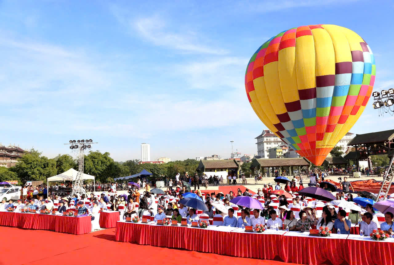 Du lịch Ninh Bình: Hấp dẫn Lễ hội khinh khí cầu Tràng An-Cúc Phương- Ảnh 1.