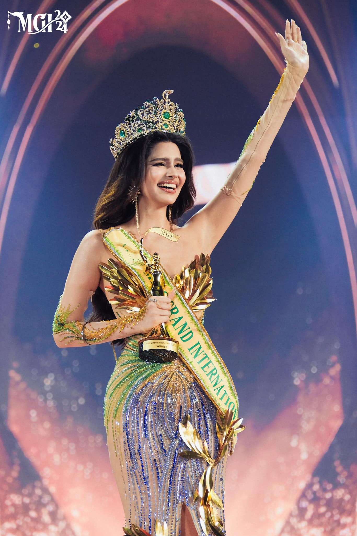 Vụ người đẹp Myanmar bị ném vương miện Á hậu 2 Miss Grand International 2024 để phản đối kết quả? - Ảnh 1.