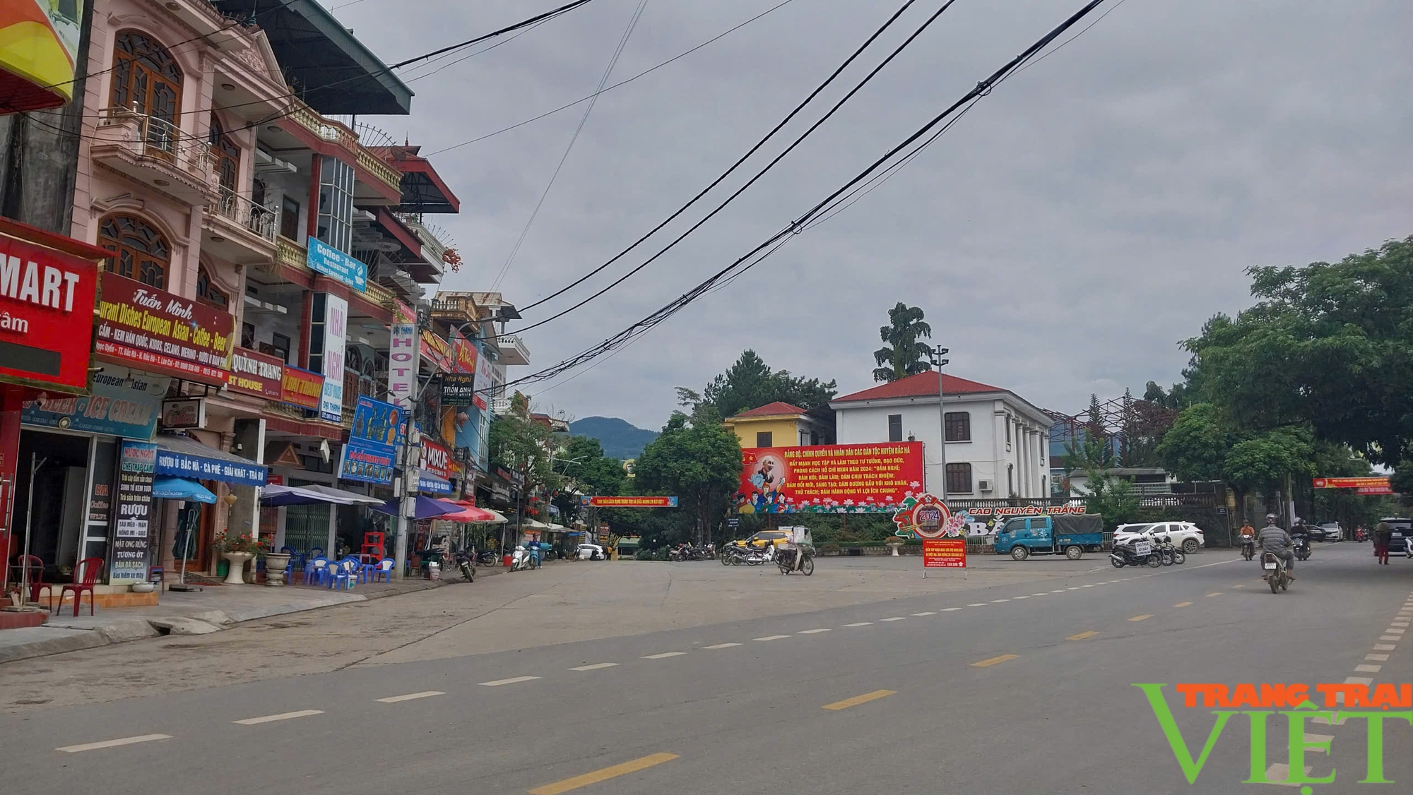 Du lịch vùng cao nguyên trắng Bắc Hà nhộn nhịp trở lại sau cơn bão số 3 - Ảnh 2.