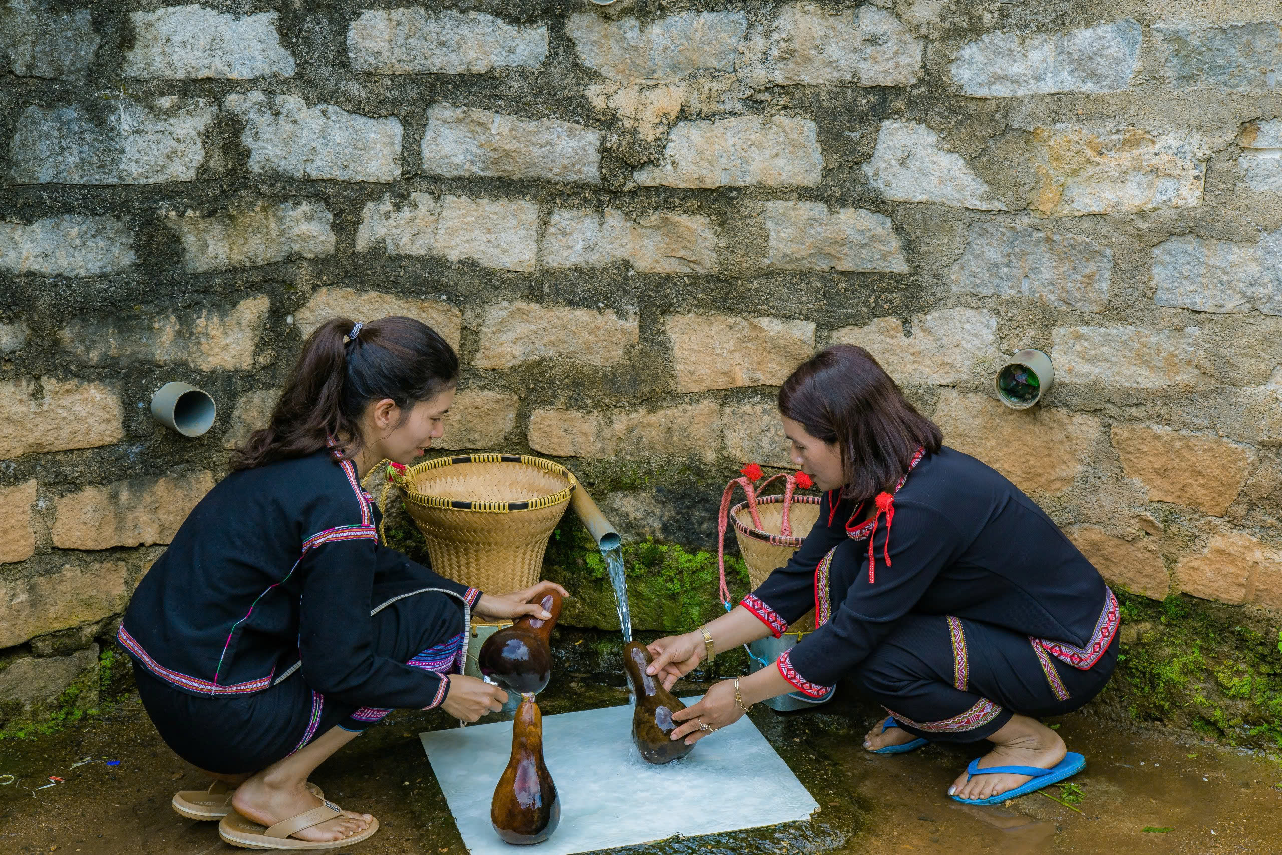 Những công trình từ nỗ lực của nông dân Đắk Lắk: Xây cầu, “gom nắng” thắp sáng đường quê, liên kết sản xuất nông nghiệp… - Ảnh 1.