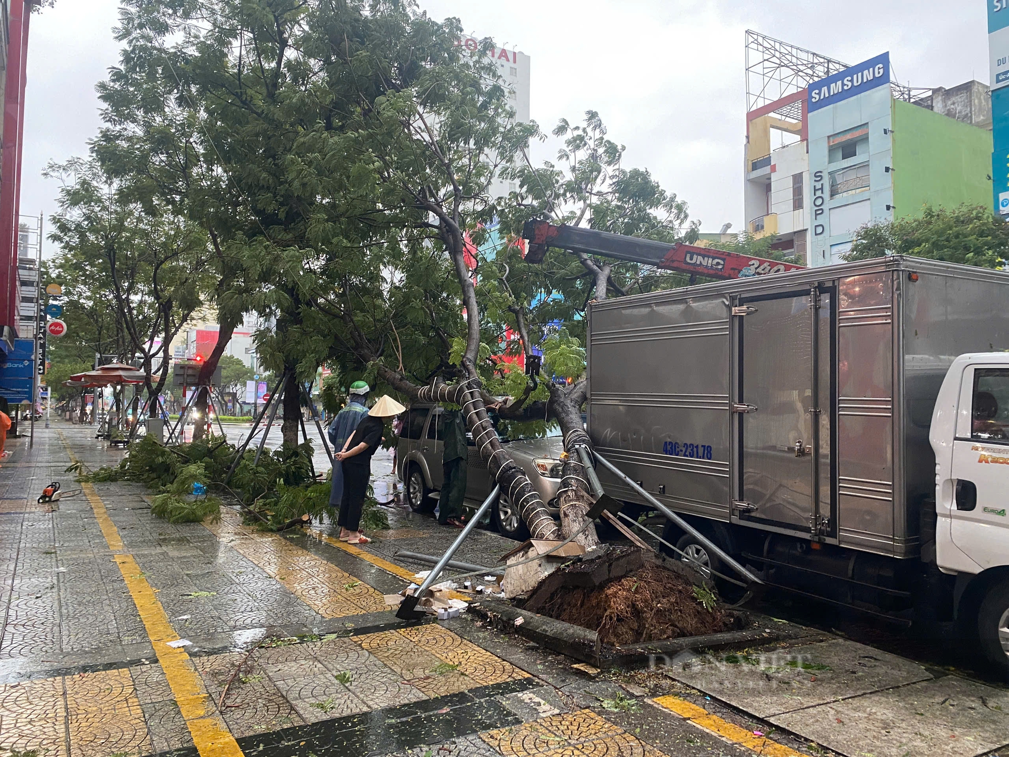 Cập nhật bão số 6: Đang áp sát các tỉnh Quảng Trị - Quảng Nam, nhiều nơi đã có mưa rất to - Ảnh 14.