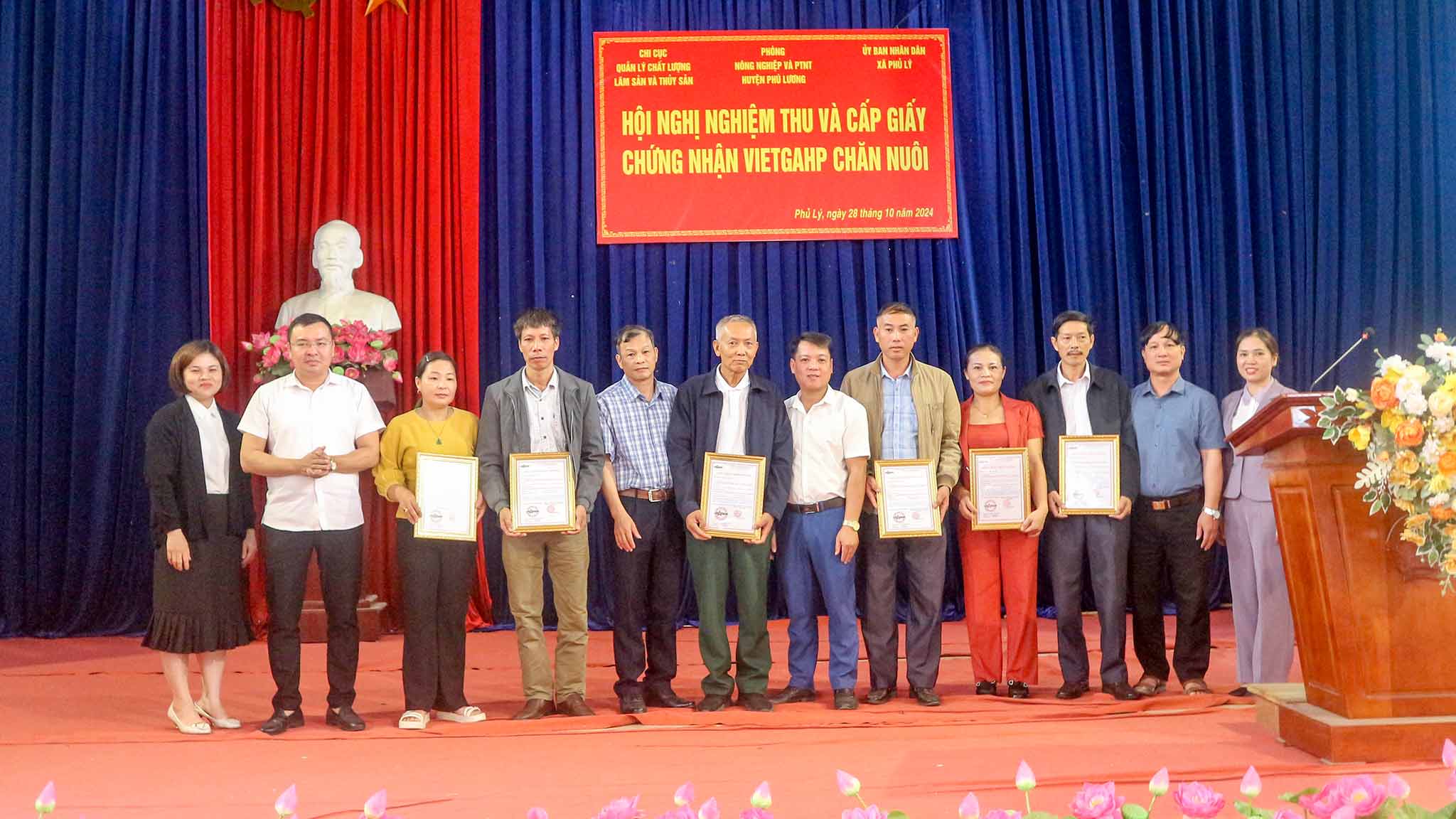 Thái Nguyên: Cấp giấy chứng nhận VietGAHP cho 6 cơ sở chăn nuôi trên địa bàn huyện Phú Lương - Ảnh 2.