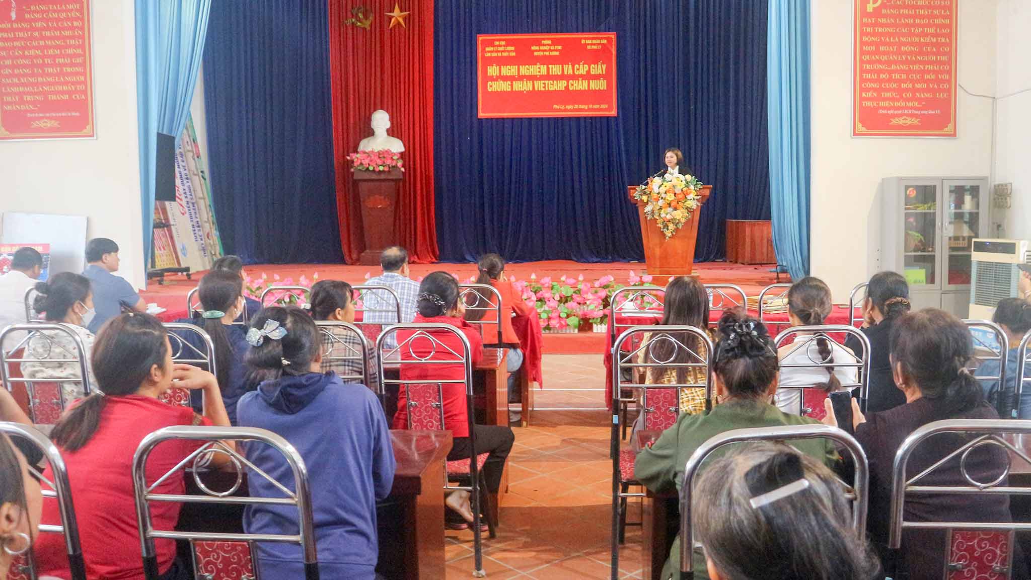 Thái Nguyên: Cấp giấy chứng nhận VietGAHP cho 6 cơ sở chăn nuôi trên địa bàn huyện Phú Lương - Ảnh 1.