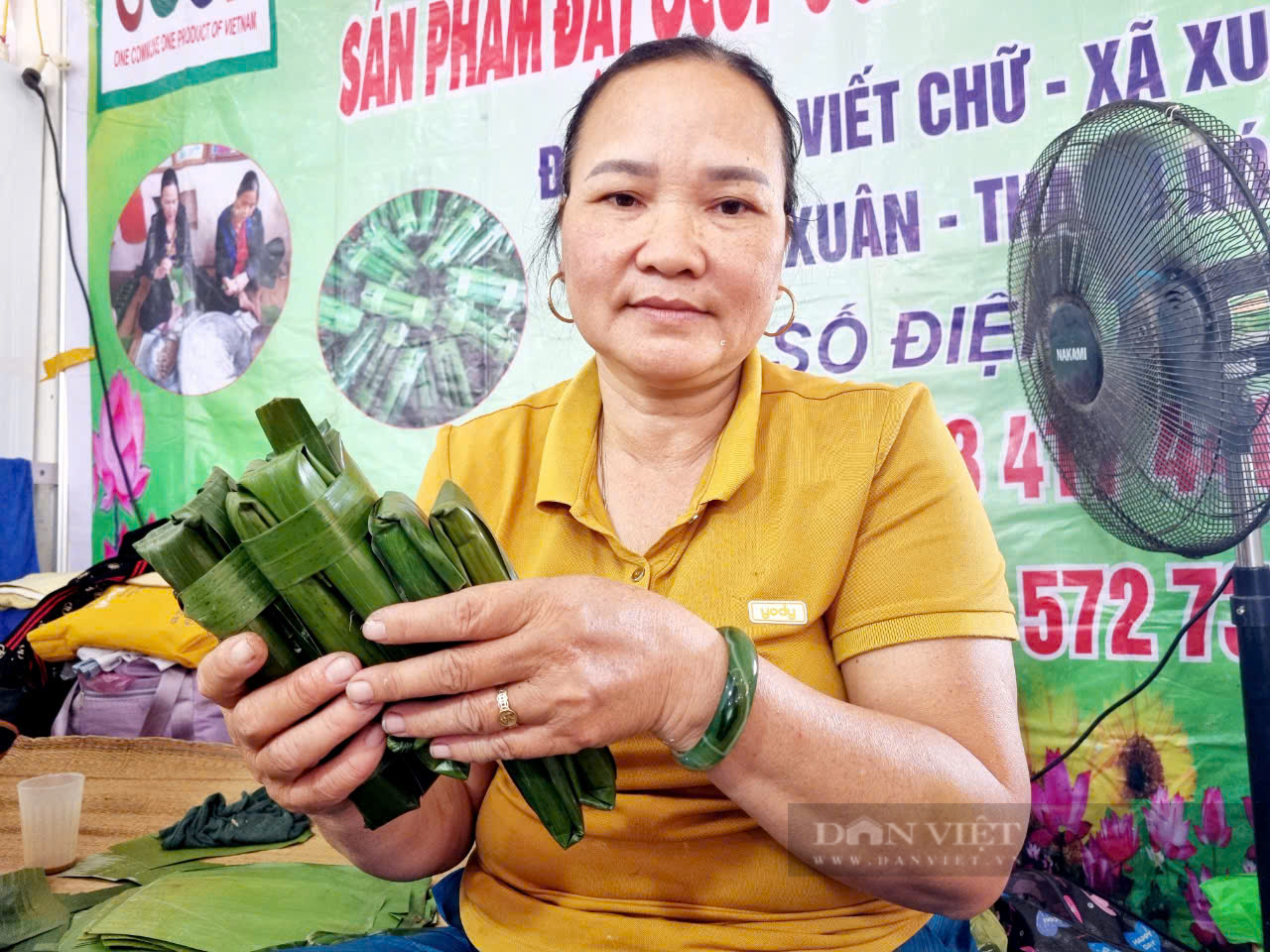 Thứ bánh nổi tiếng ở Thanh Hóa nghe tên rất tò mò, nhưng ăn vào thơm ngon hết nước chấm - Ảnh 2.