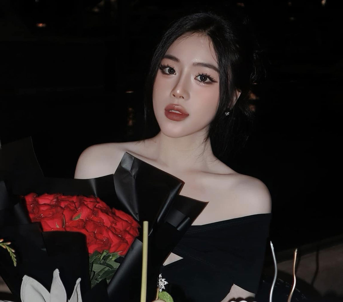 Bạn gái Nguyễn Quốc Việt: Là hot girl nổi tiếng, nhan sắc tuyệt trần - Ảnh 5.