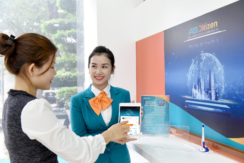 ABBANK ghi nhận kết quả kinh doanh tích cực trong chuyển đổi số, tín dụng tăng trưởng, khung vốn vững chắc - Ảnh 2.