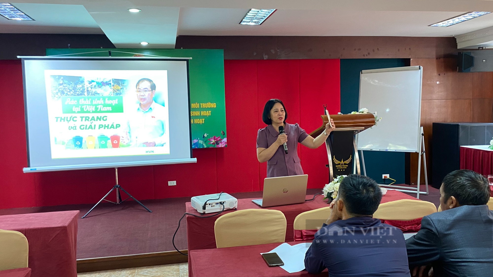 Hội viên nông dân Lai Châu học kỹ năng truyền thông phân loại, thu gom, vận chuyển rác thải - Ảnh 1.