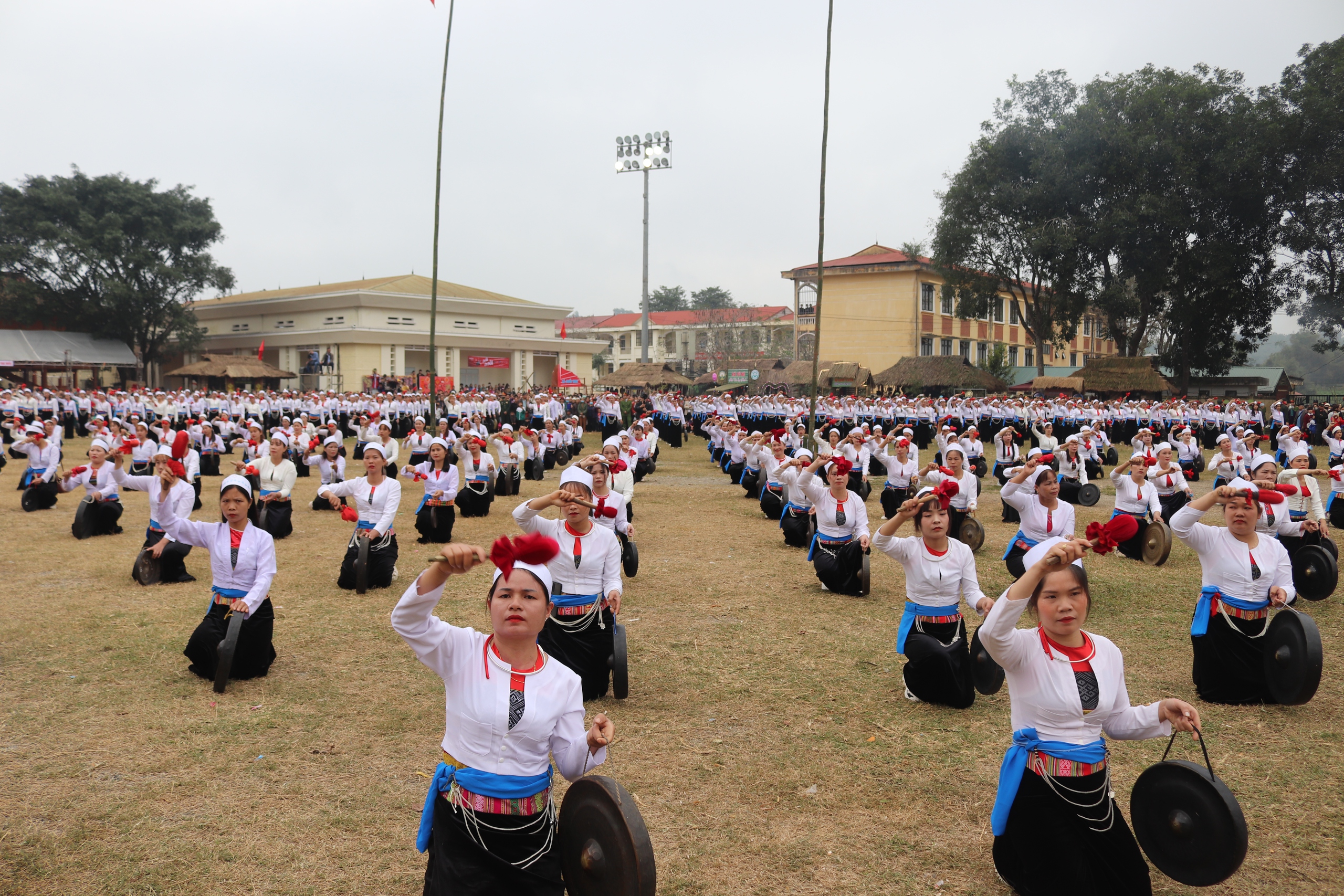 Những điểm nhấn hút du khách về Hòa Bình- Ảnh 1.