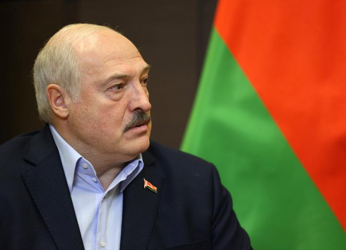 Tổng thống Belarus Lukashenko kể về nỗ lực của tướng lĩnh Ukraine liên lạc với ông Putin để đầu hàng - Ảnh 1.